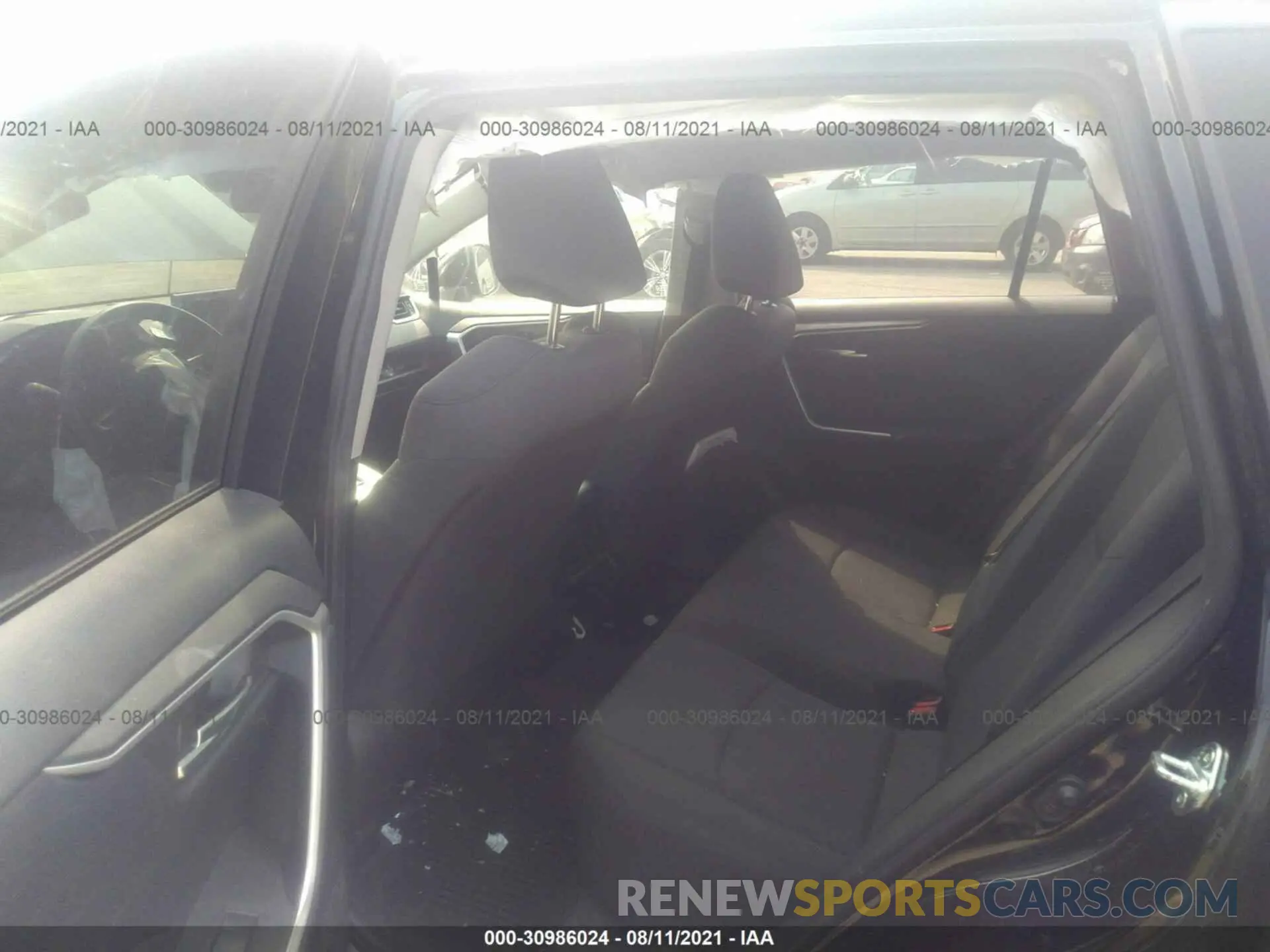 8 Photograph of a damaged car JTMP1RFV8KD012458 TOYOTA RAV4 2019