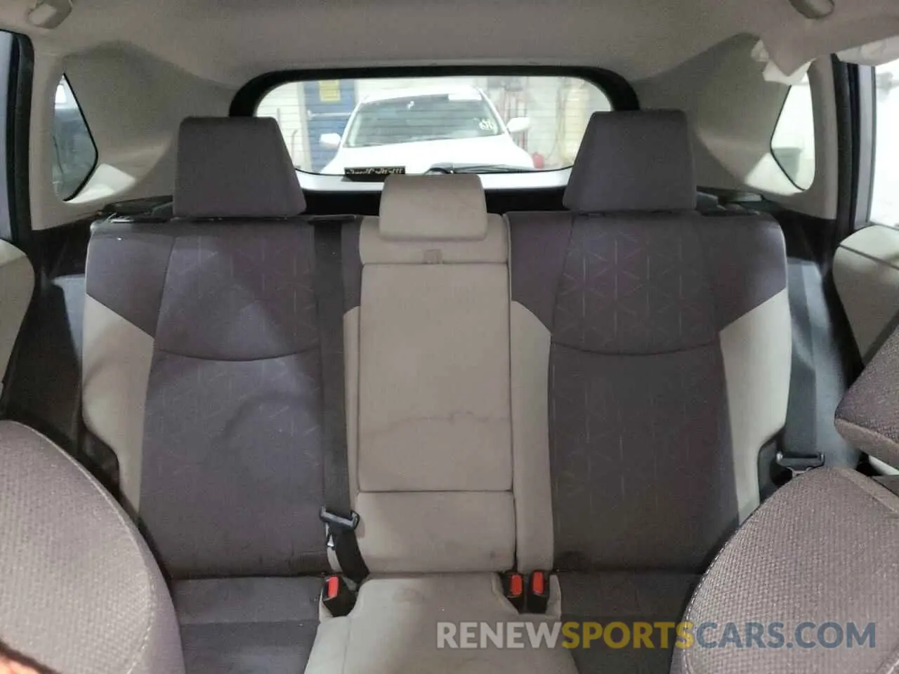 10 Photograph of a damaged car JTMP1RFV8KD019622 TOYOTA RAV4 2019
