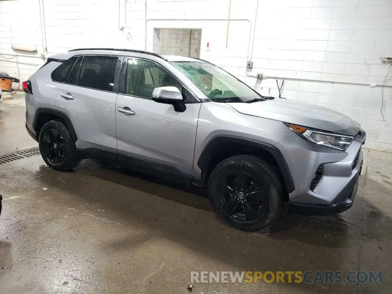 4 Photograph of a damaged car JTMP1RFV8KD019622 TOYOTA RAV4 2019
