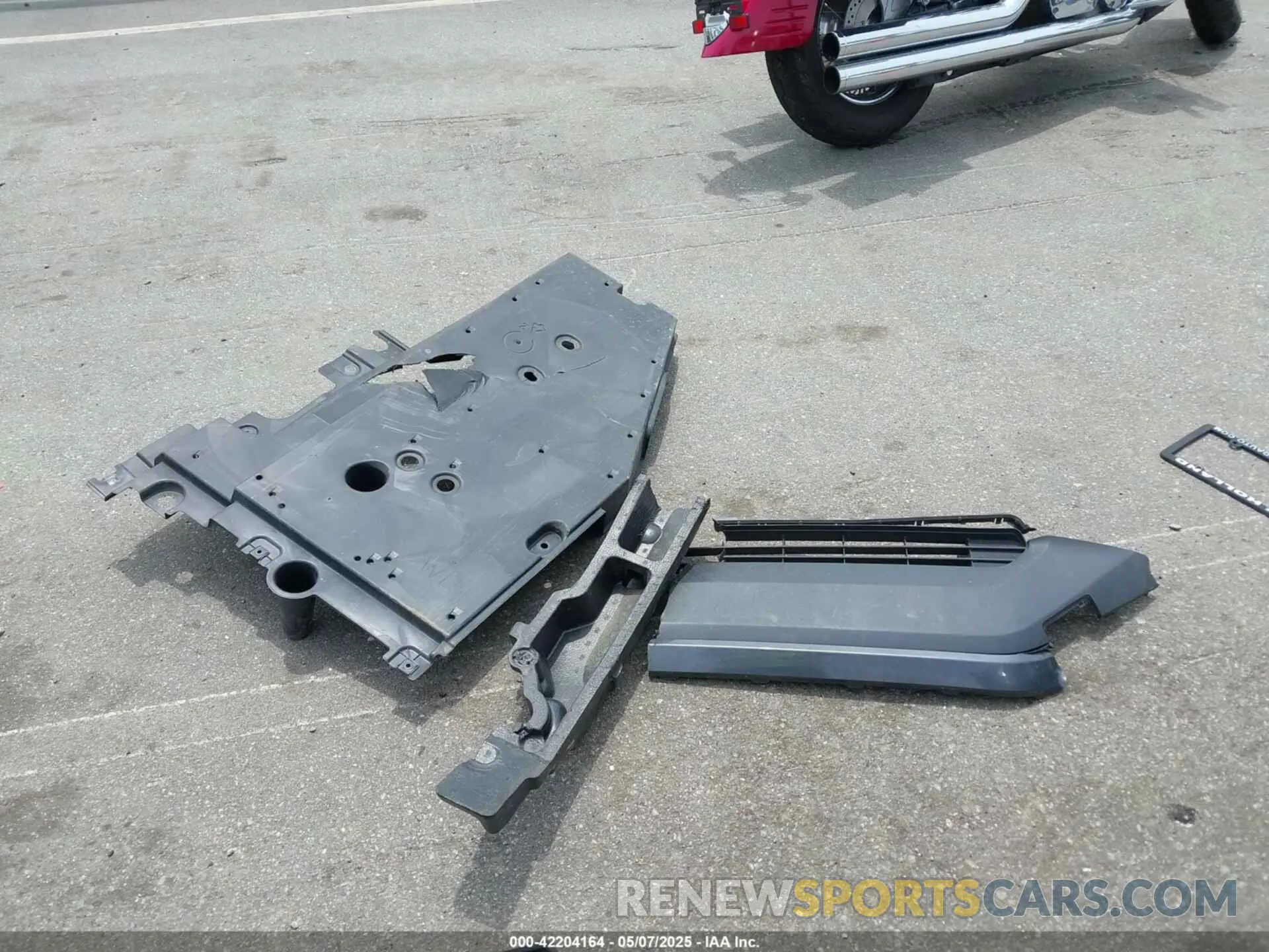 12 Фотография поврежденного автомобиля JTMP1RFV8KD030071 TOYOTA RAV4 2019