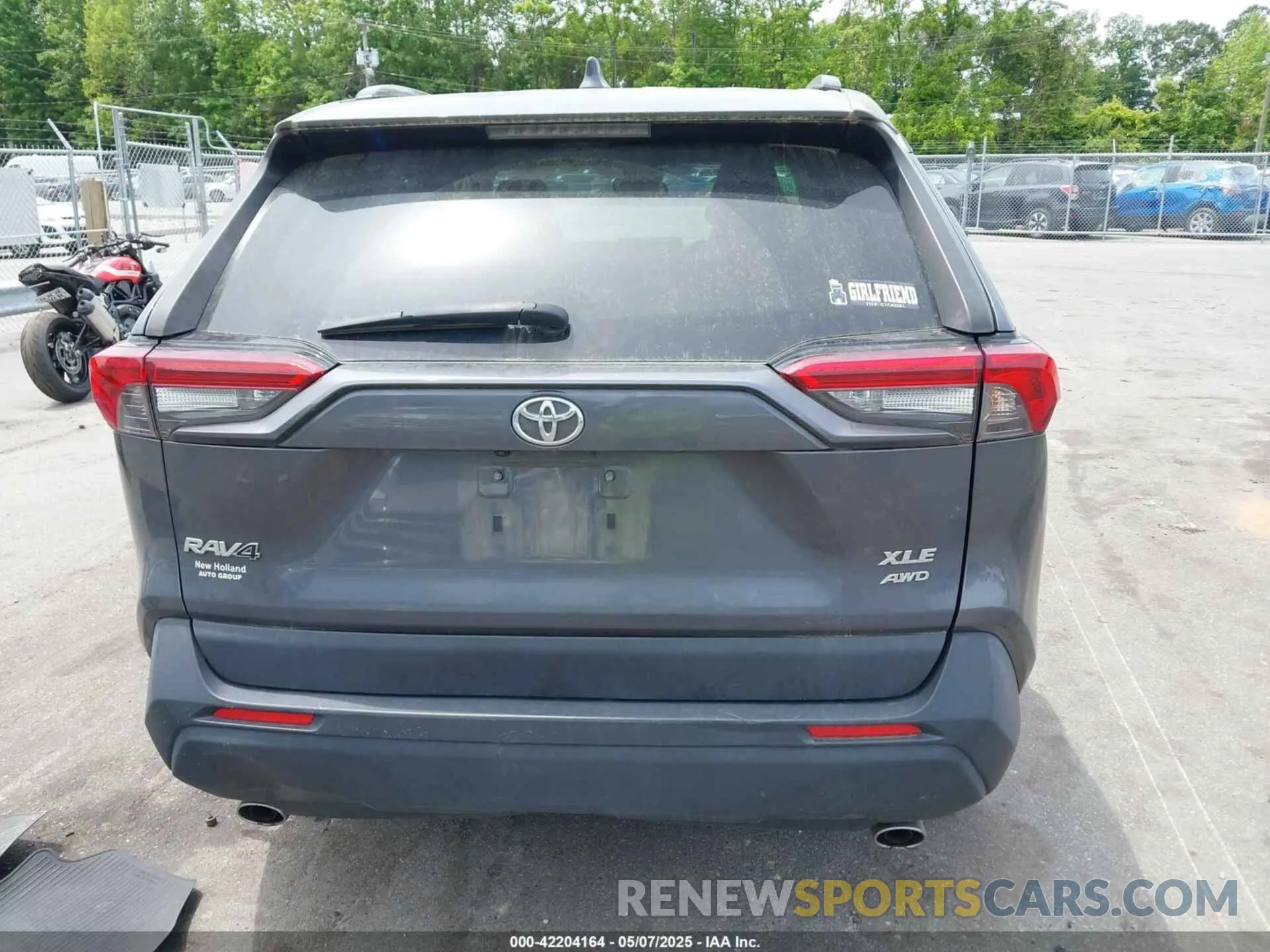 17 Фотография поврежденного автомобиля JTMP1RFV8KD030071 TOYOTA RAV4 2019