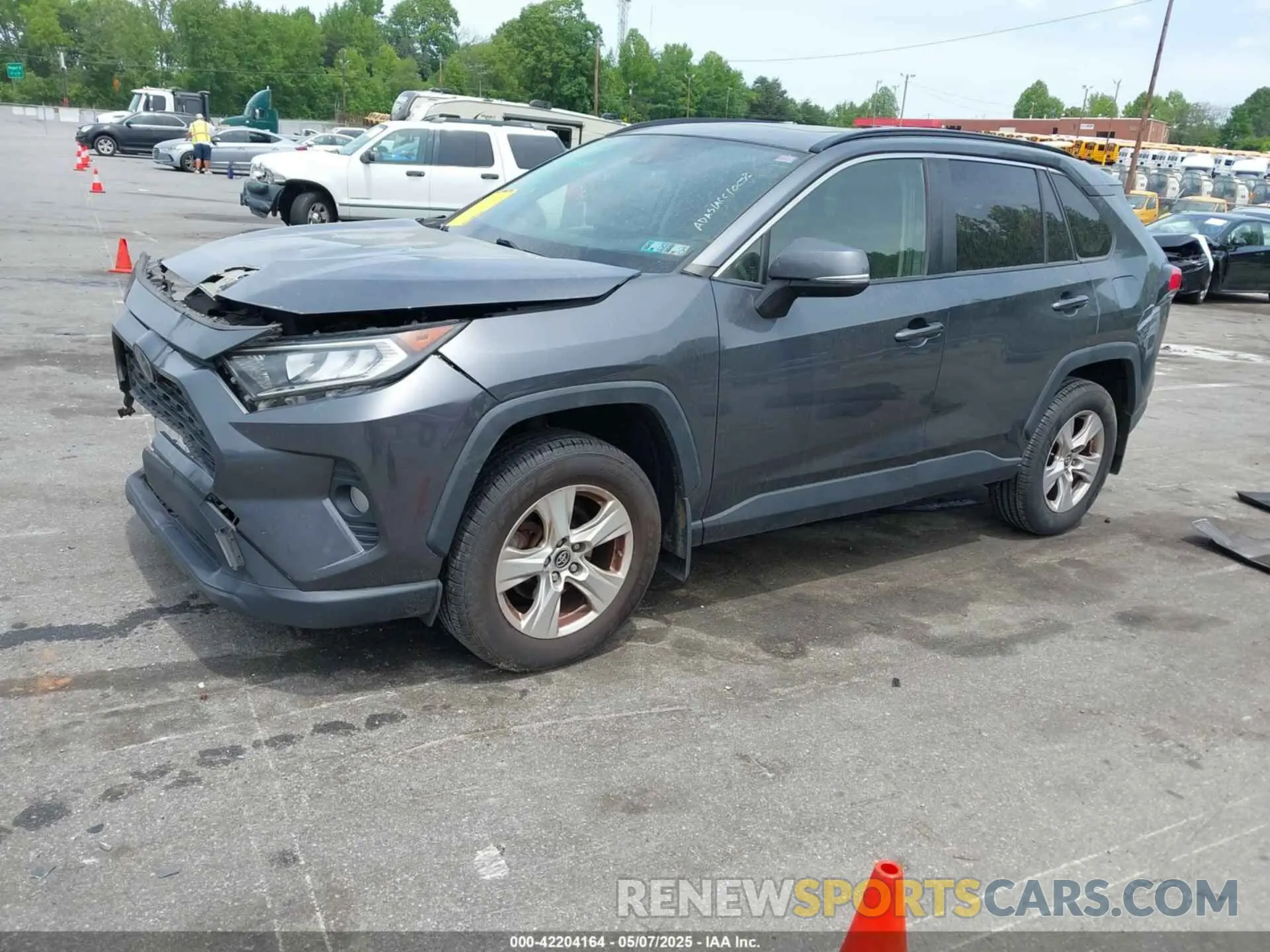 2 Фотография поврежденного автомобиля JTMP1RFV8KD030071 TOYOTA RAV4 2019
