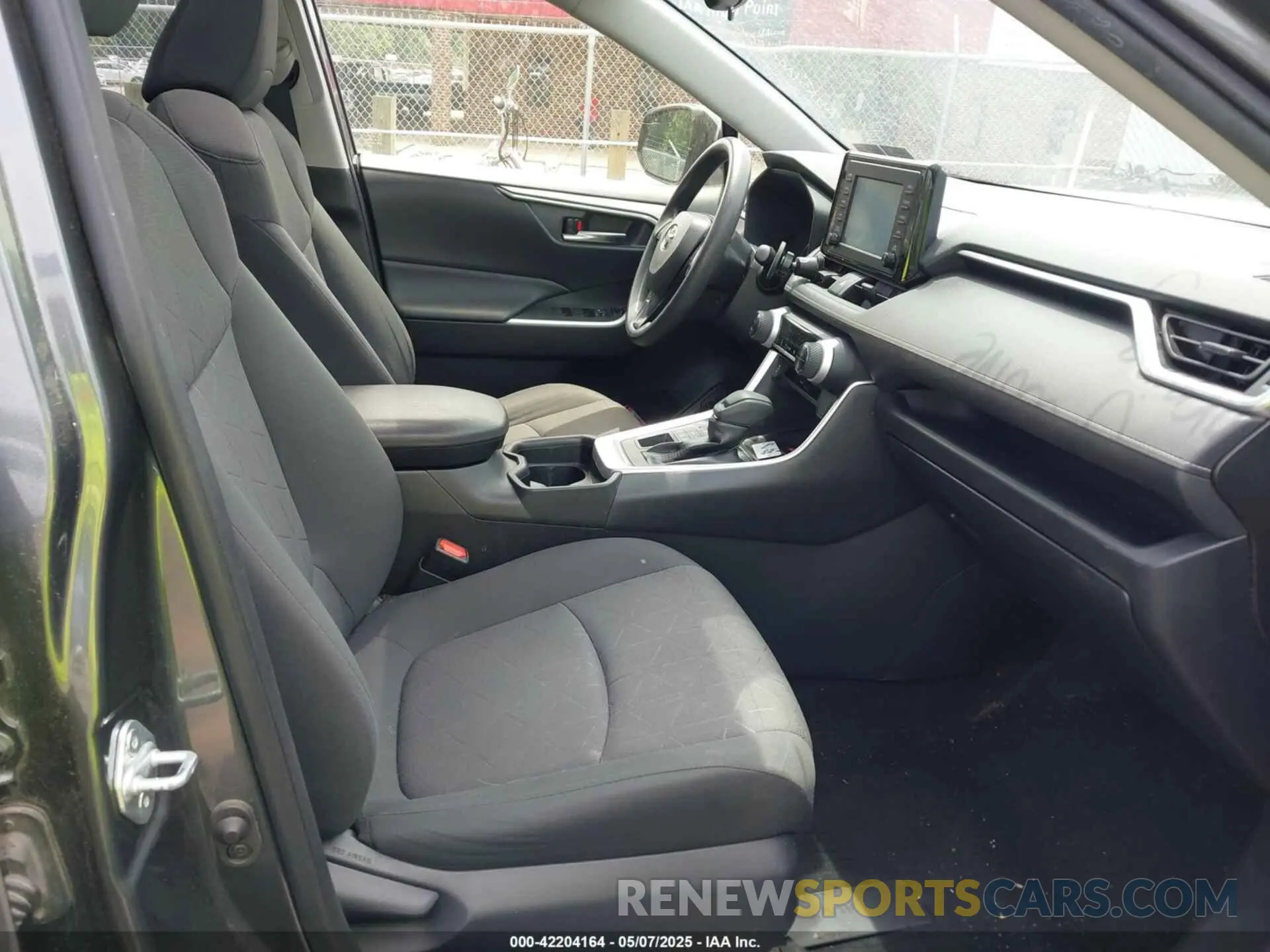 5 Фотография поврежденного автомобиля JTMP1RFV8KD030071 TOYOTA RAV4 2019