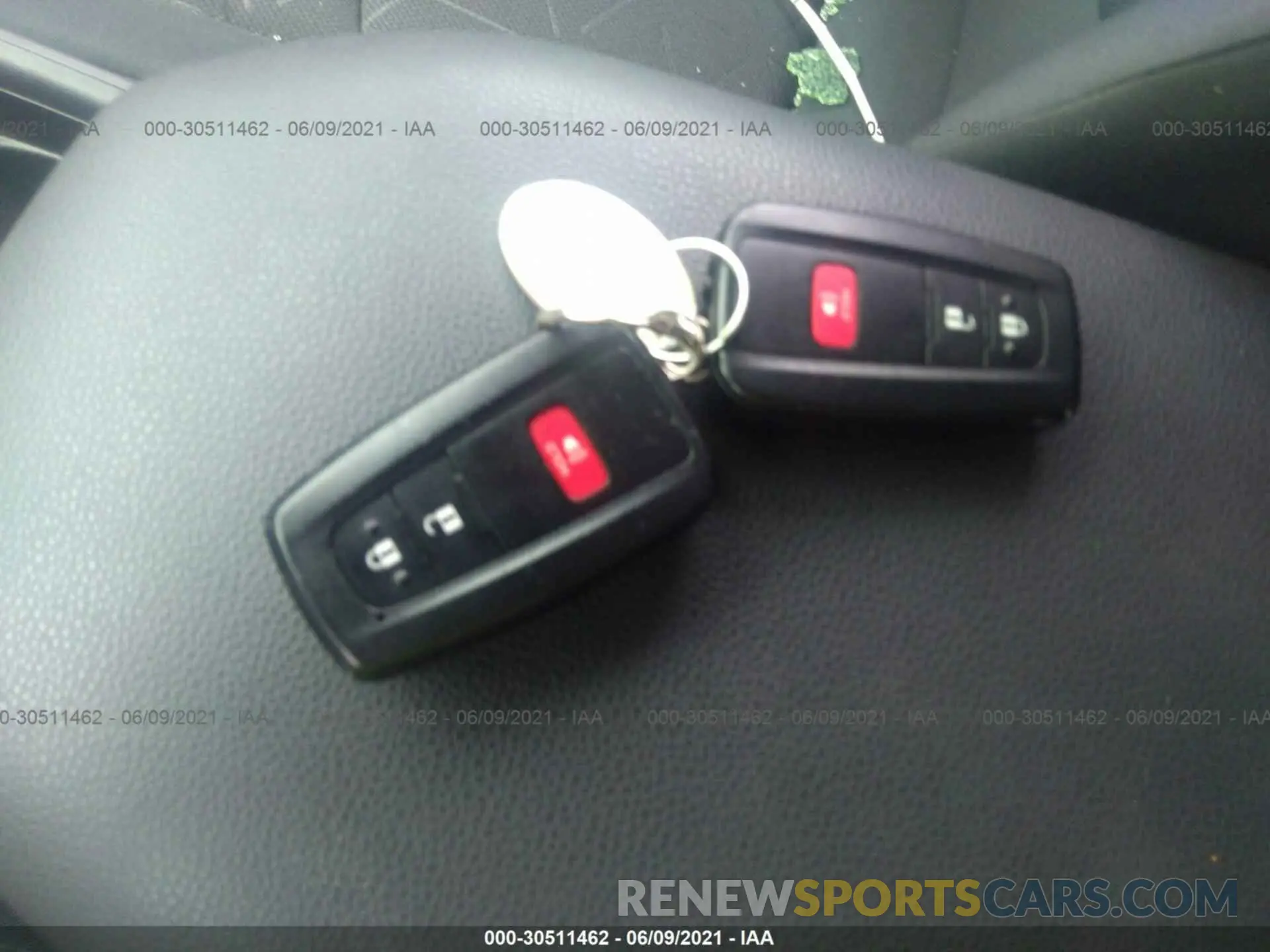 11 Photograph of a damaged car JTMP1RFV8KD505816 TOYOTA RAV4 2019