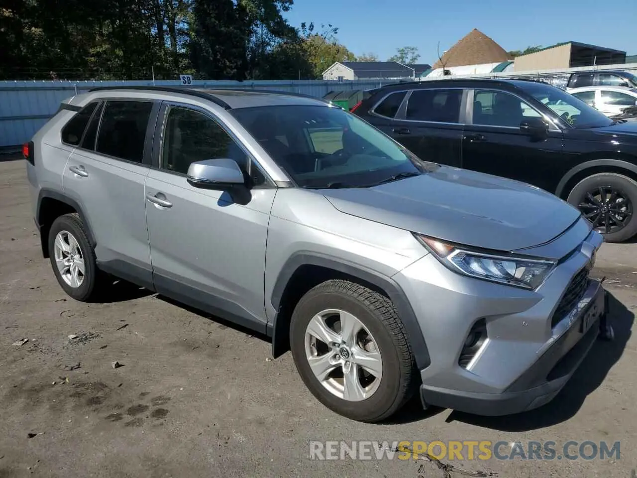 4 Photograph of a damaged car JTMP1RFV8KJ009416 TOYOTA RAV4 2019