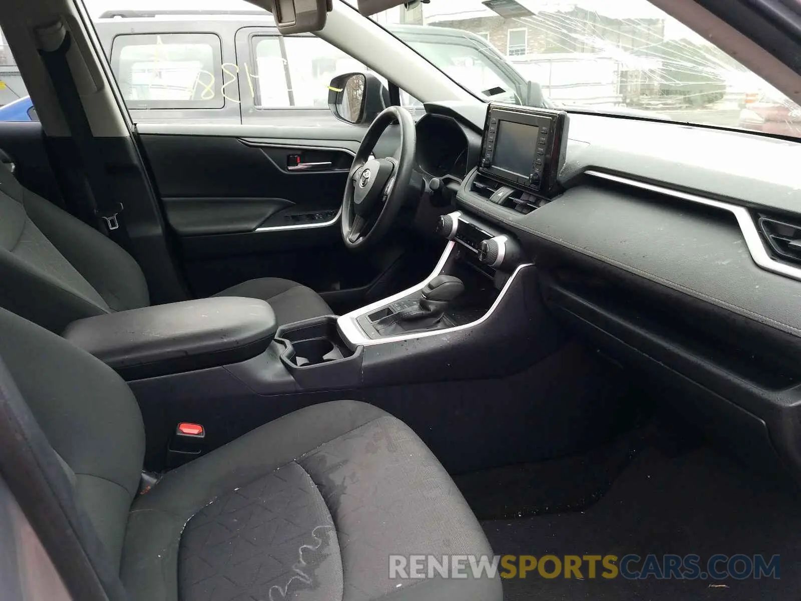 5 Photograph of a damaged car JTMP1RFV9KD007866 TOYOTA RAV4 2019