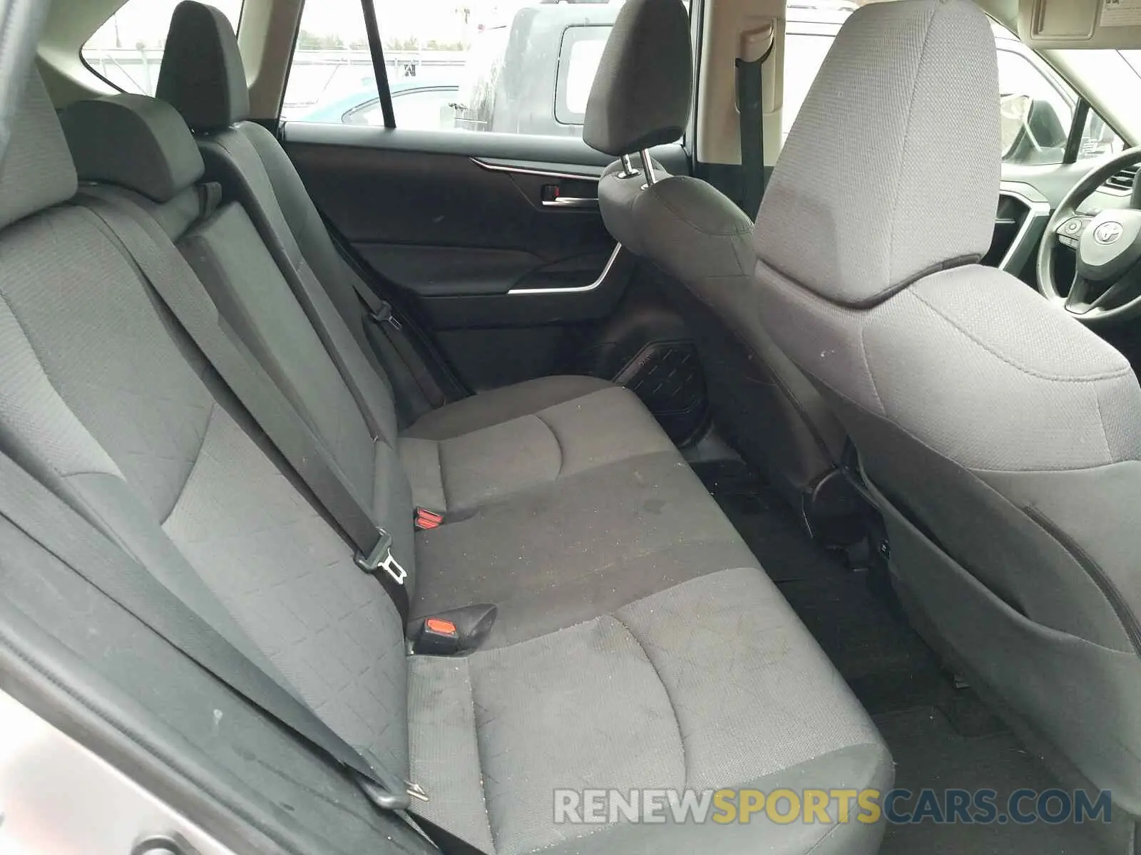 6 Photograph of a damaged car JTMP1RFV9KD007866 TOYOTA RAV4 2019