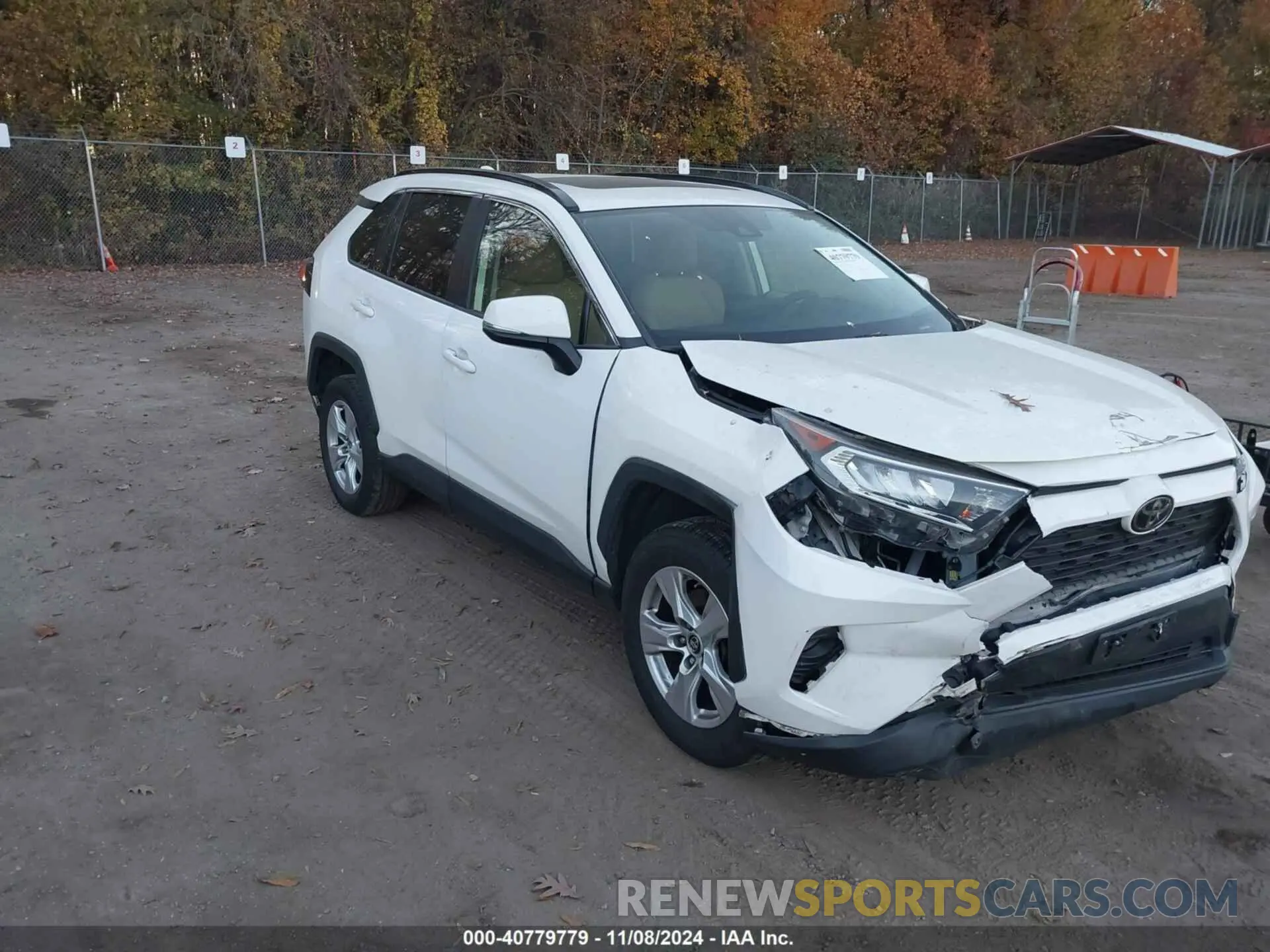 1 Photograph of a damaged car JTMP1RFV9KD012355 TOYOTA RAV4 2019