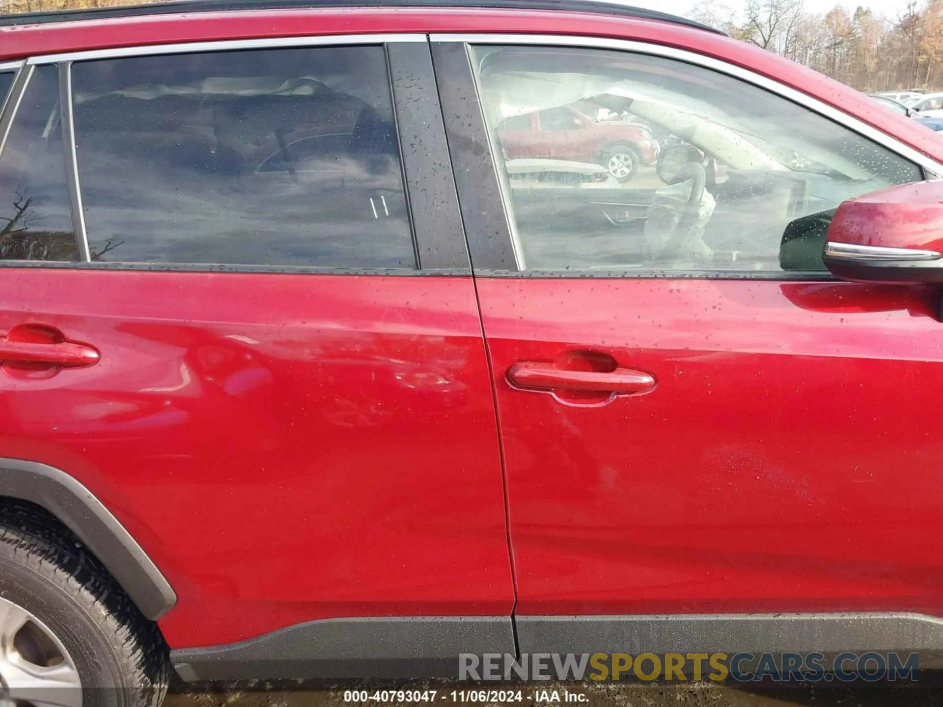 14 Photograph of a damaged car JTMP1RFV9KD031827 TOYOTA RAV4 2019