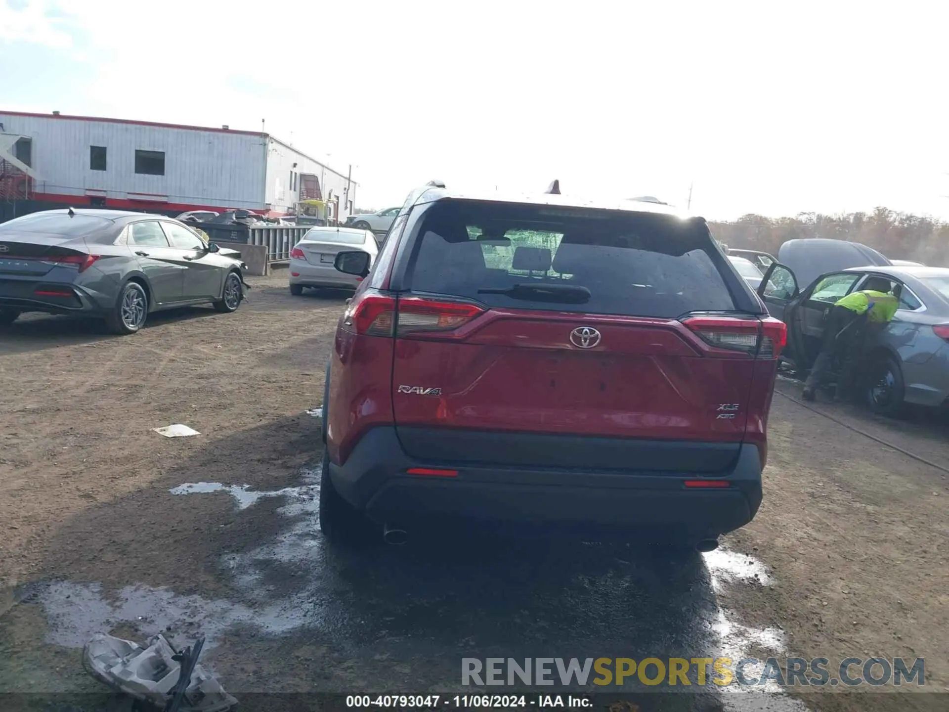 17 Photograph of a damaged car JTMP1RFV9KD031827 TOYOTA RAV4 2019