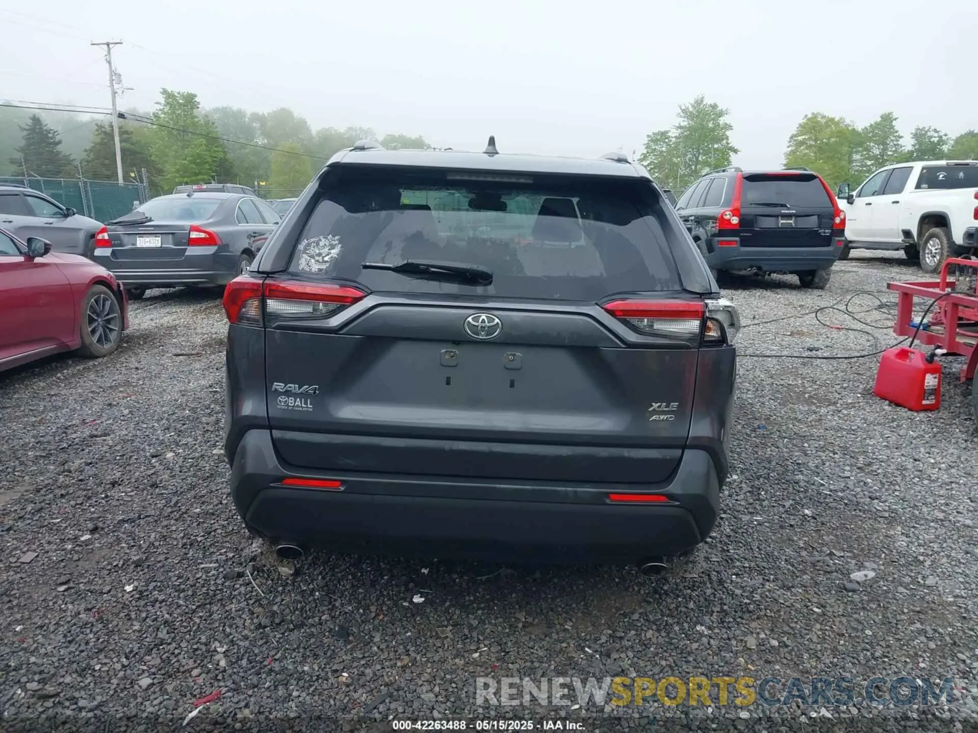 16 Photograph of a damaged car JTMP1RFV9KD041936 TOYOTA RAV4 2019