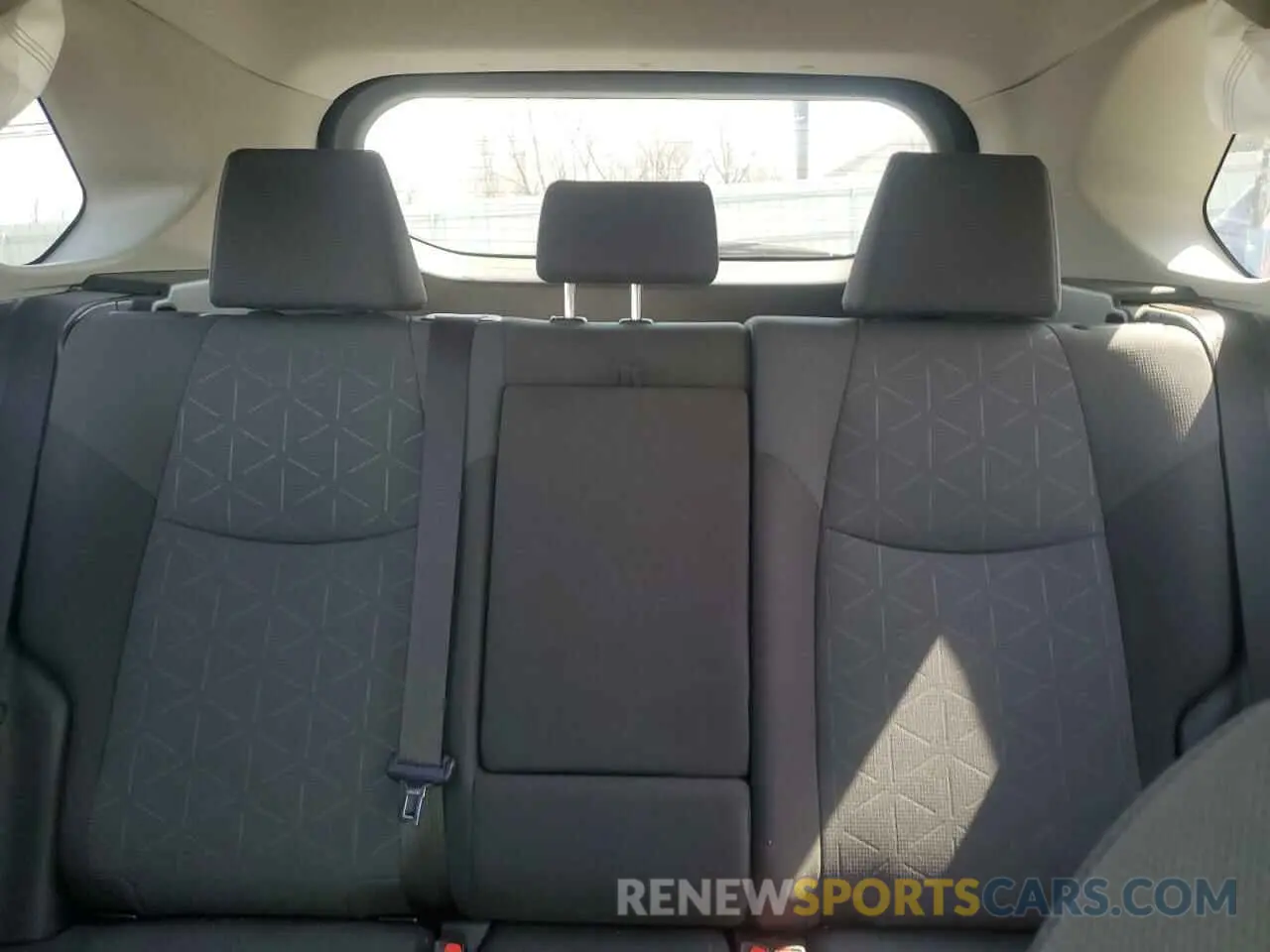 10 Photograph of a damaged car JTMP1RFV9KD045193 TOYOTA RAV4 2019