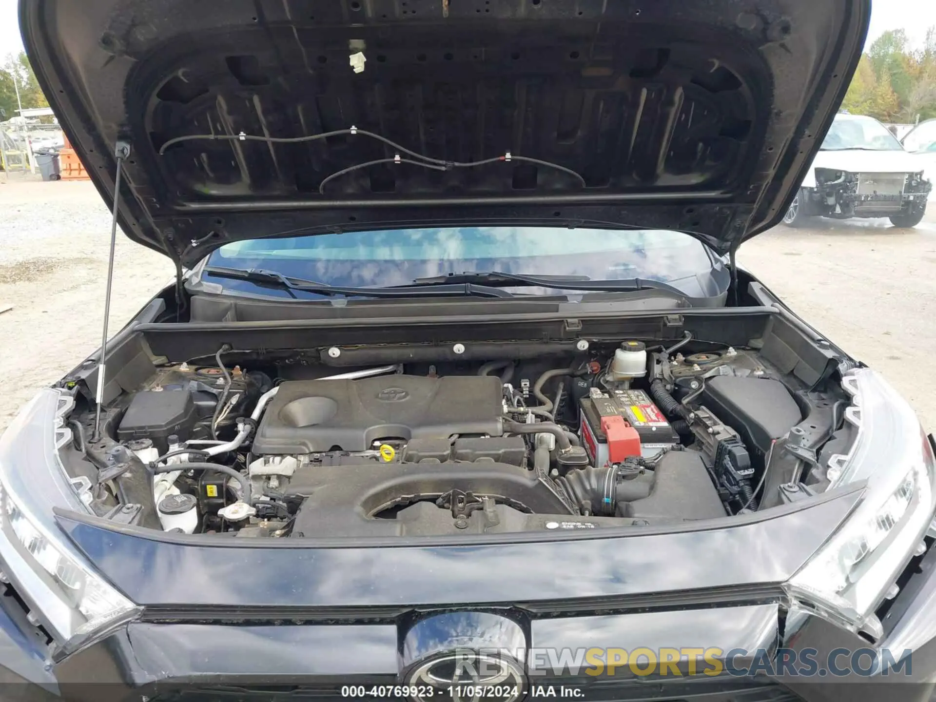 10 Photograph of a damaged car JTMP1RFV9KD501676 TOYOTA RAV4 2019