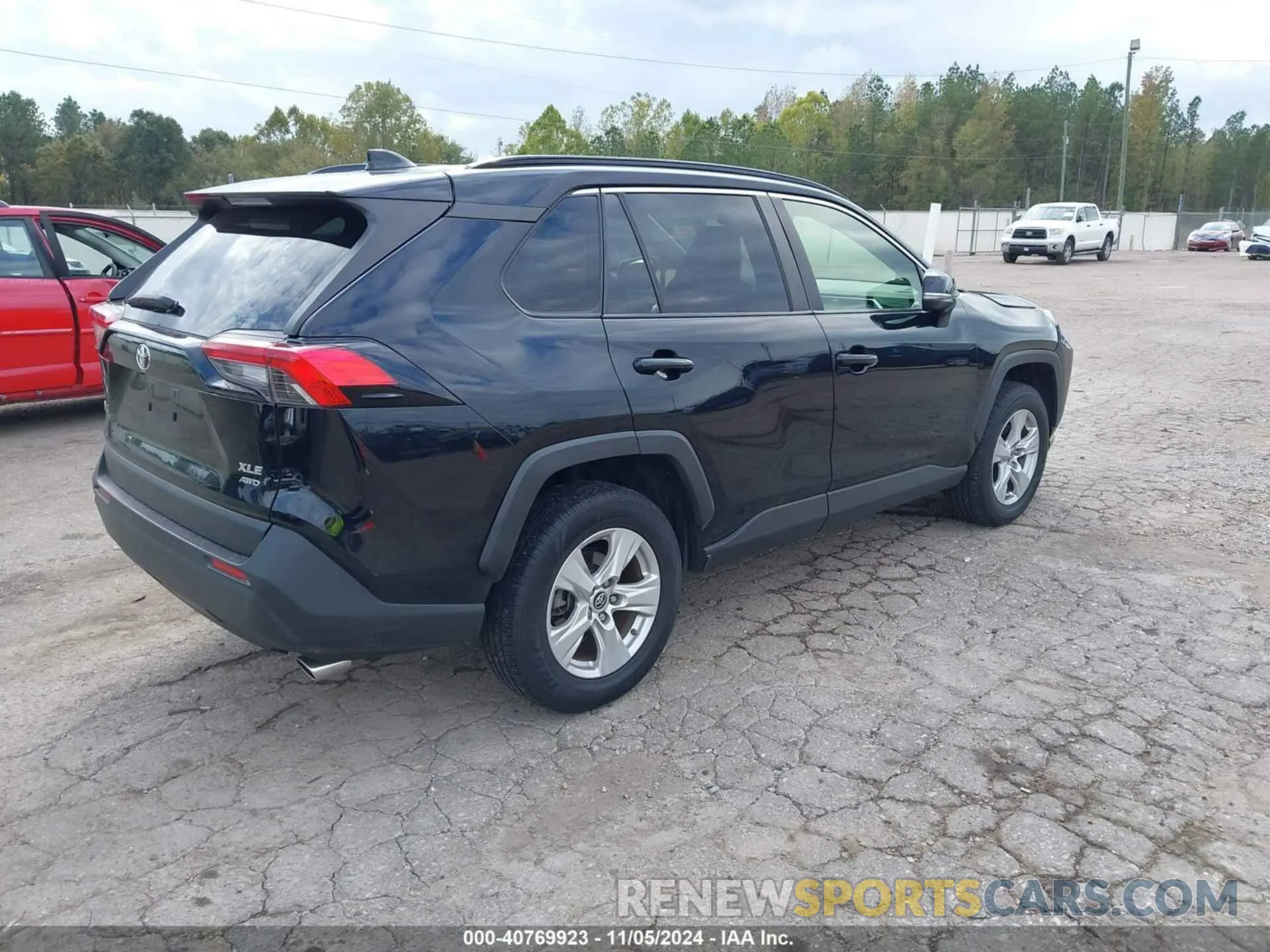 4 Photograph of a damaged car JTMP1RFV9KD501676 TOYOTA RAV4 2019