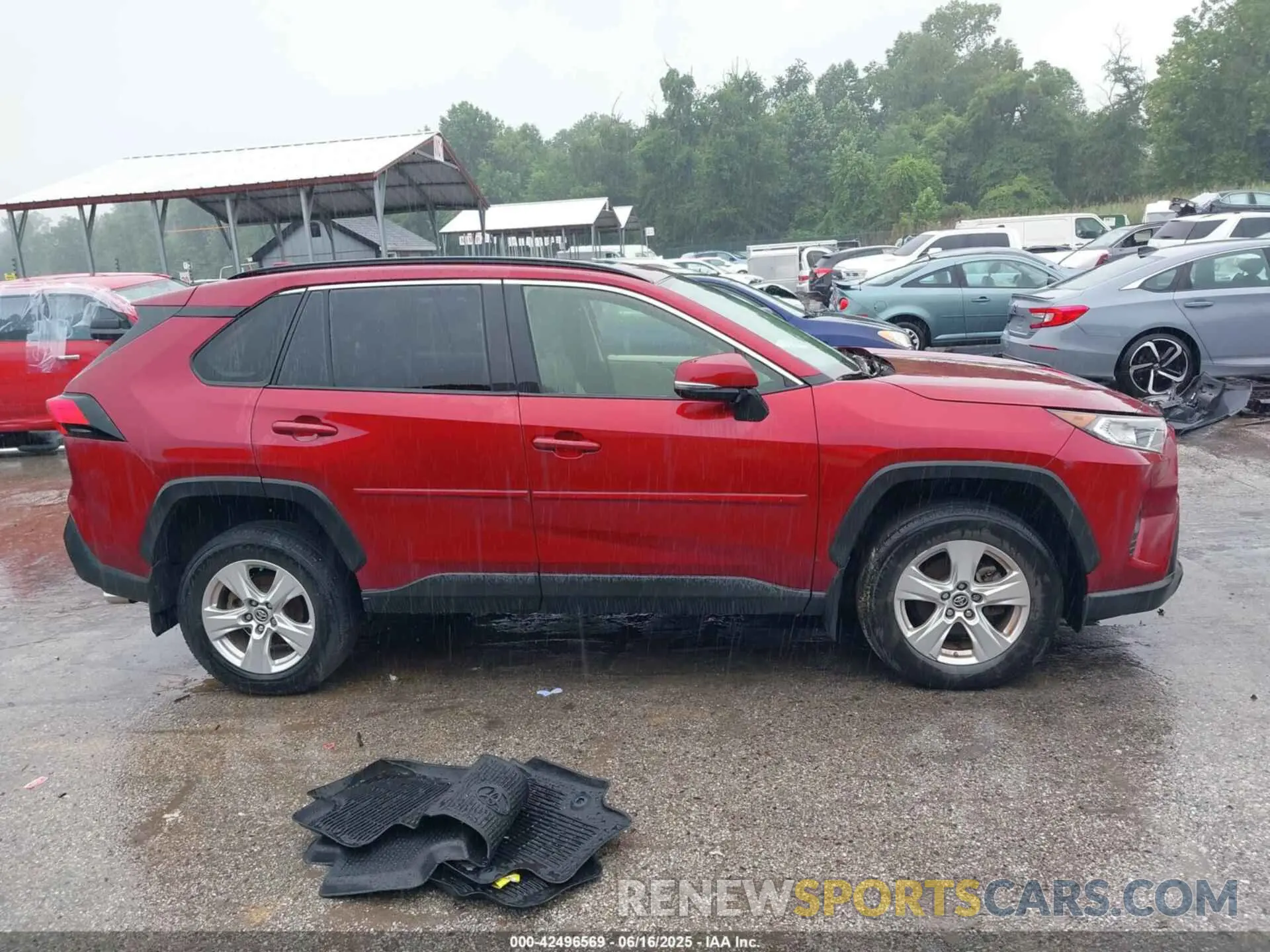 12 Photograph of a damaged car JTMP1RFV9KJ008226 TOYOTA RAV4 2019
