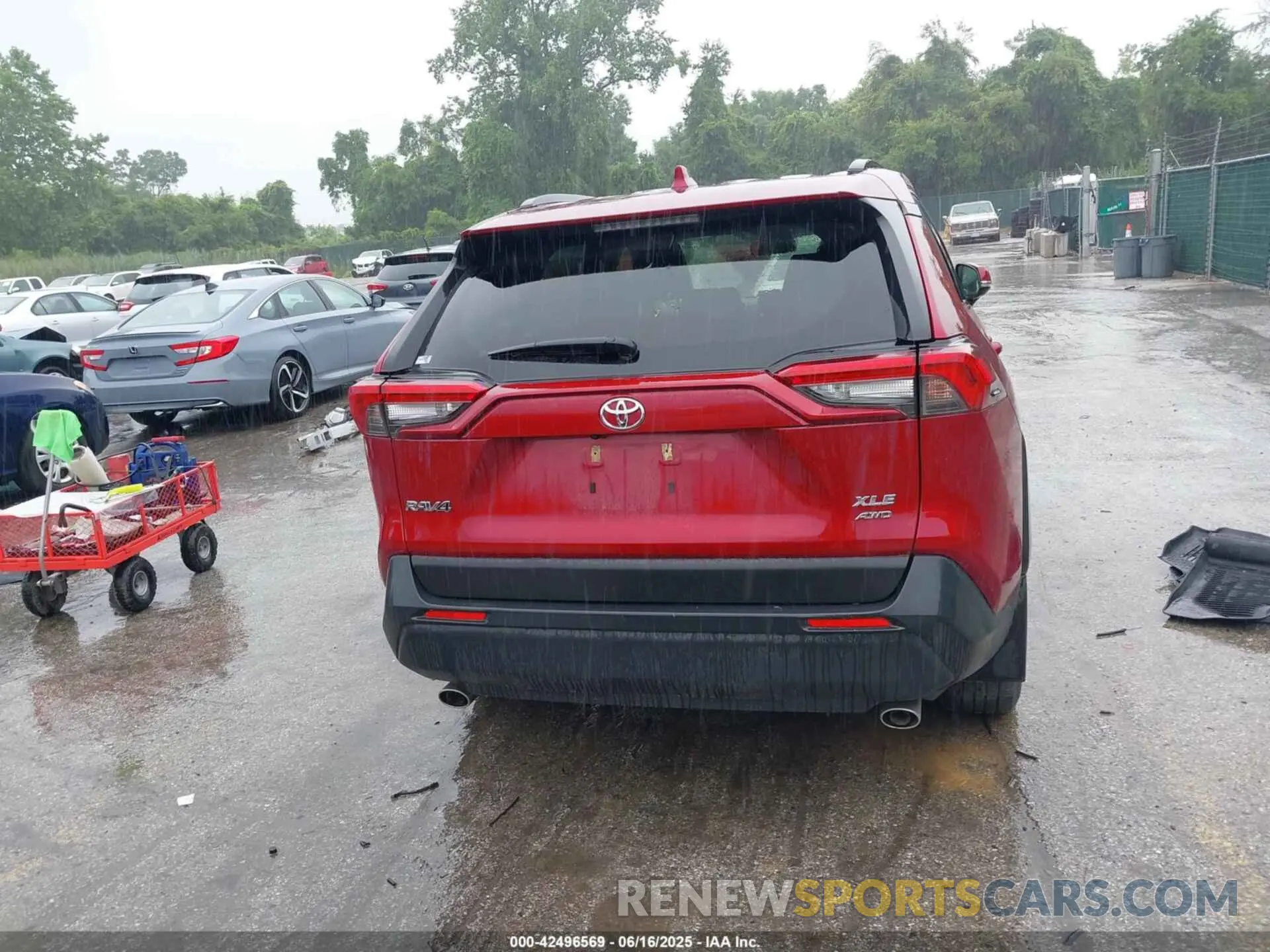 15 Photograph of a damaged car JTMP1RFV9KJ008226 TOYOTA RAV4 2019