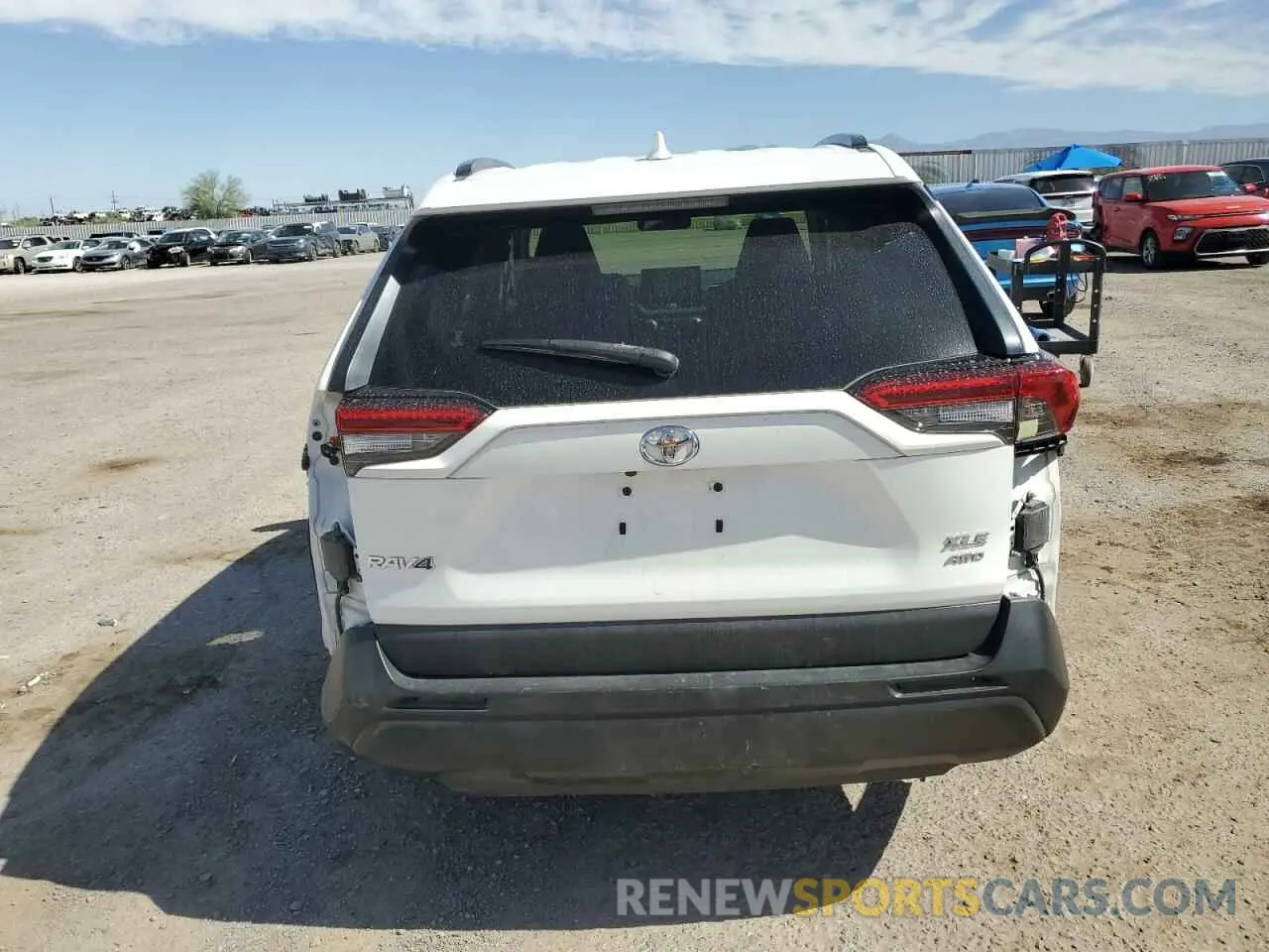 6 Фотография поврежденного автомобиля JTMP1RFVXKD023638 TOYOTA RAV4 2019