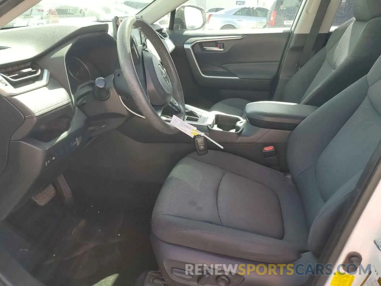 7 Фотография поврежденного автомобиля JTMP1RFVXKD023638 TOYOTA RAV4 2019