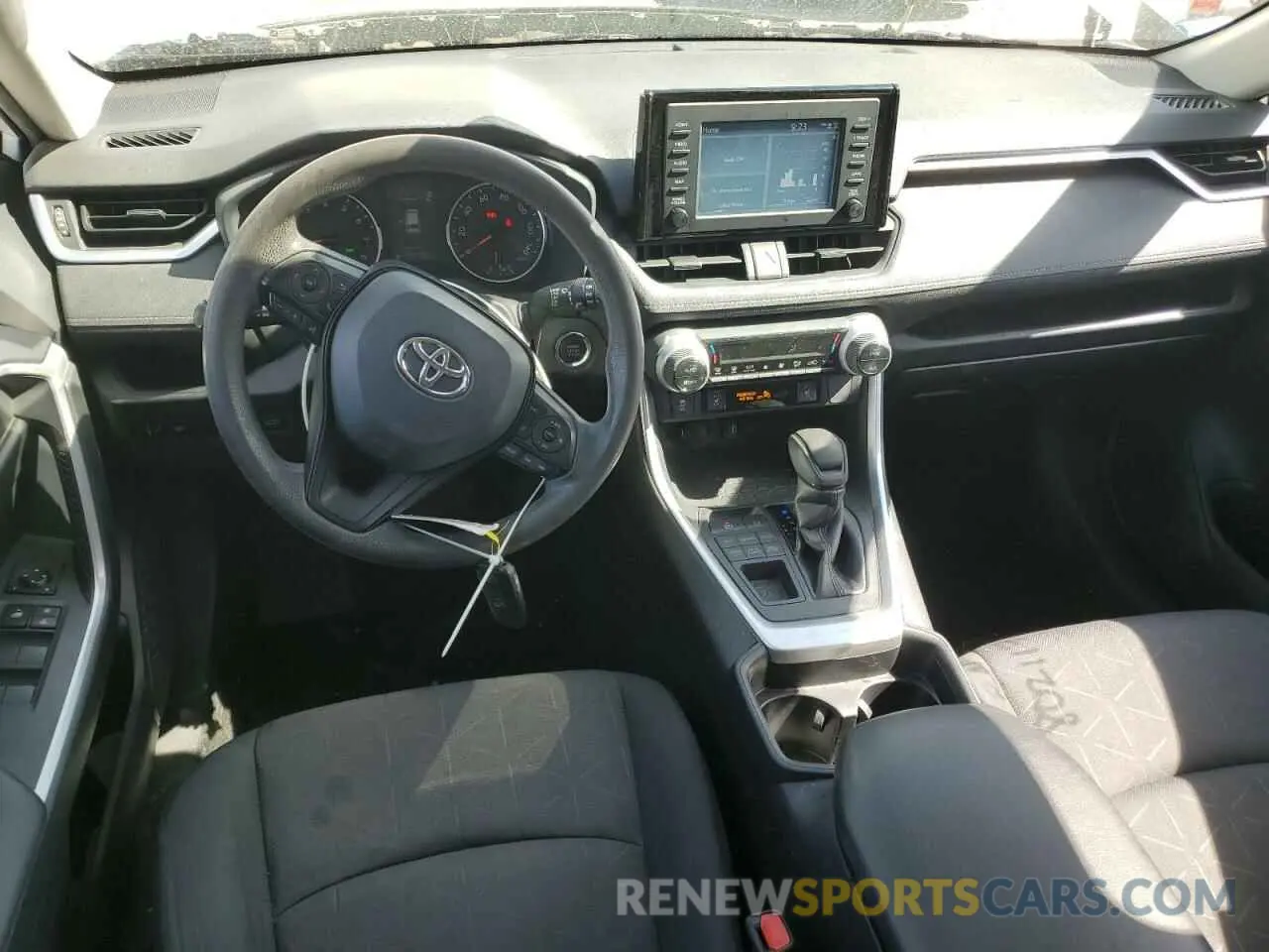 8 Фотография поврежденного автомобиля JTMP1RFVXKD023638 TOYOTA RAV4 2019