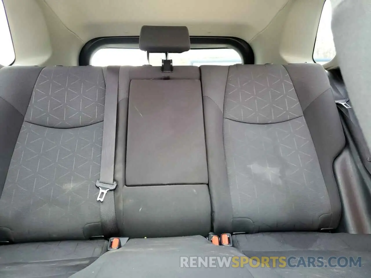 10 Photograph of a damaged car JTMP1RFVXKD508099 TOYOTA RAV4 2019