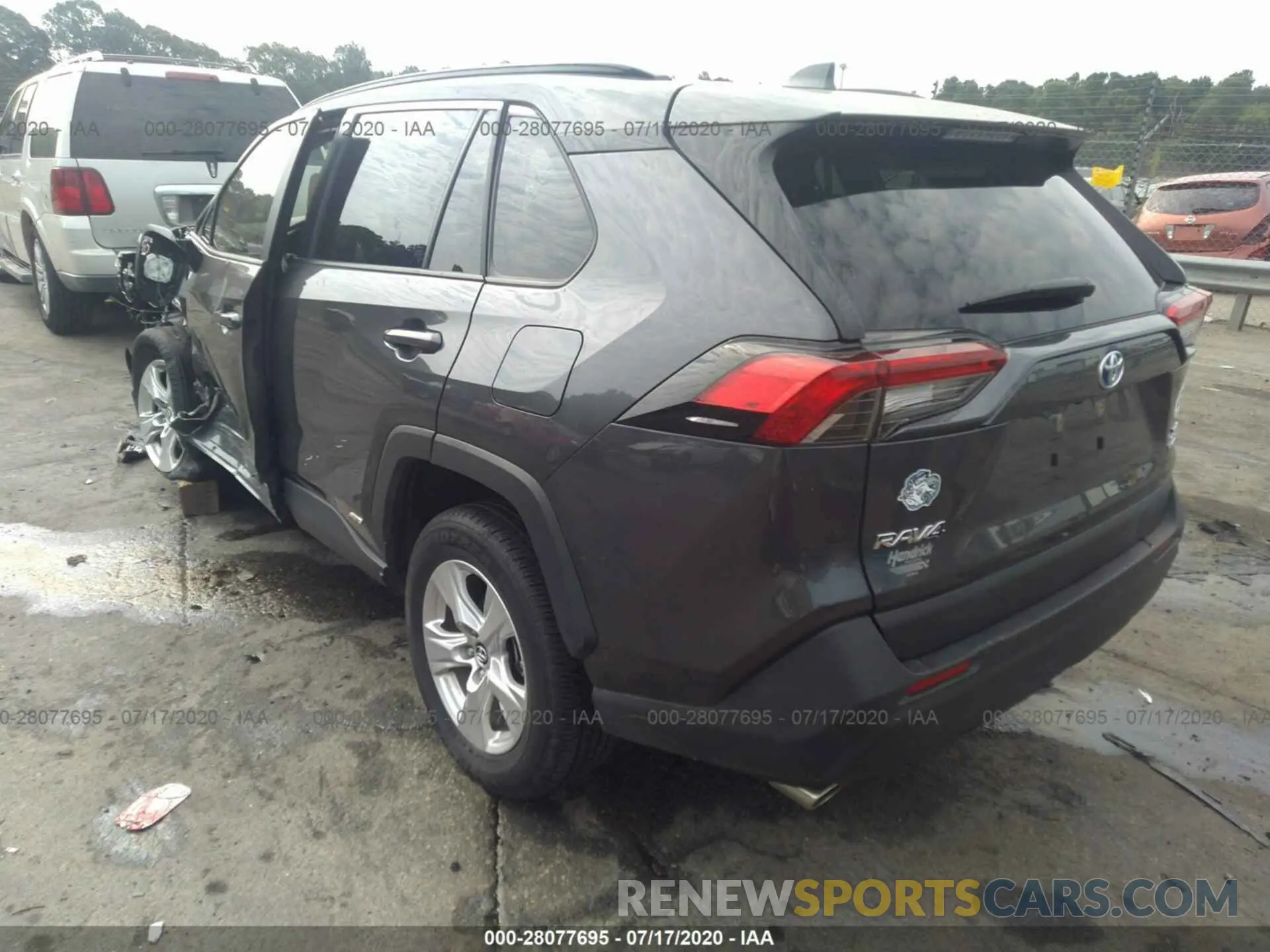 3 Photograph of a damaged car JTMRWRFV0KJ006438 TOYOTA RAV4 2019
