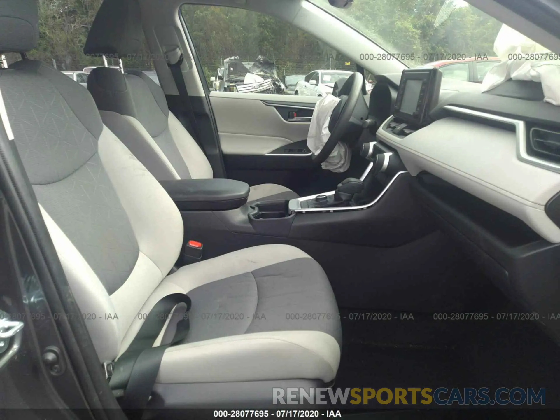 5 Photograph of a damaged car JTMRWRFV0KJ006438 TOYOTA RAV4 2019