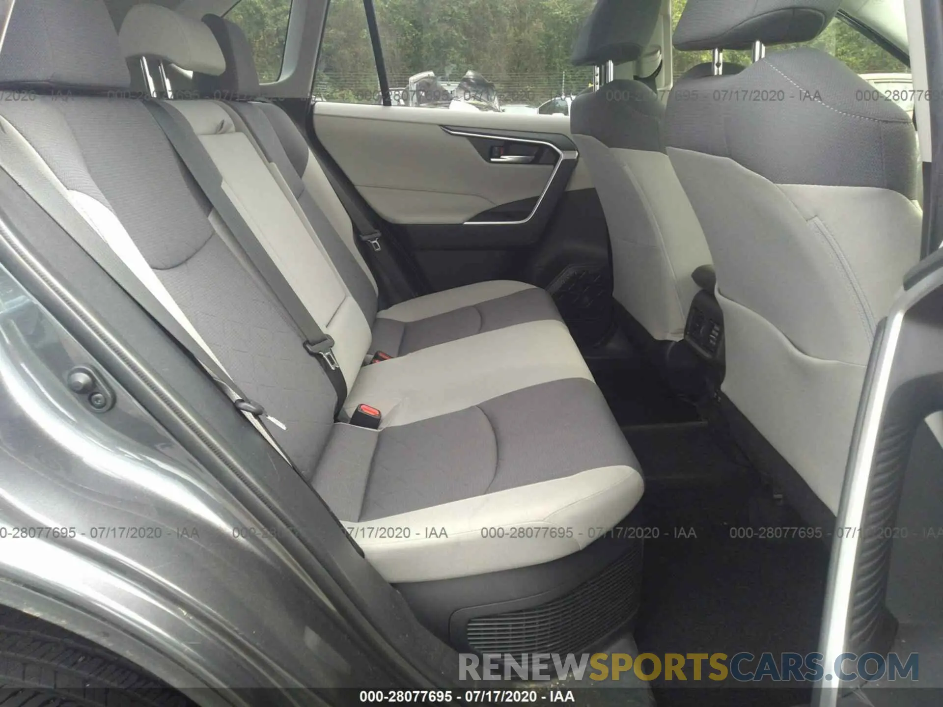 8 Photograph of a damaged car JTMRWRFV0KJ006438 TOYOTA RAV4 2019