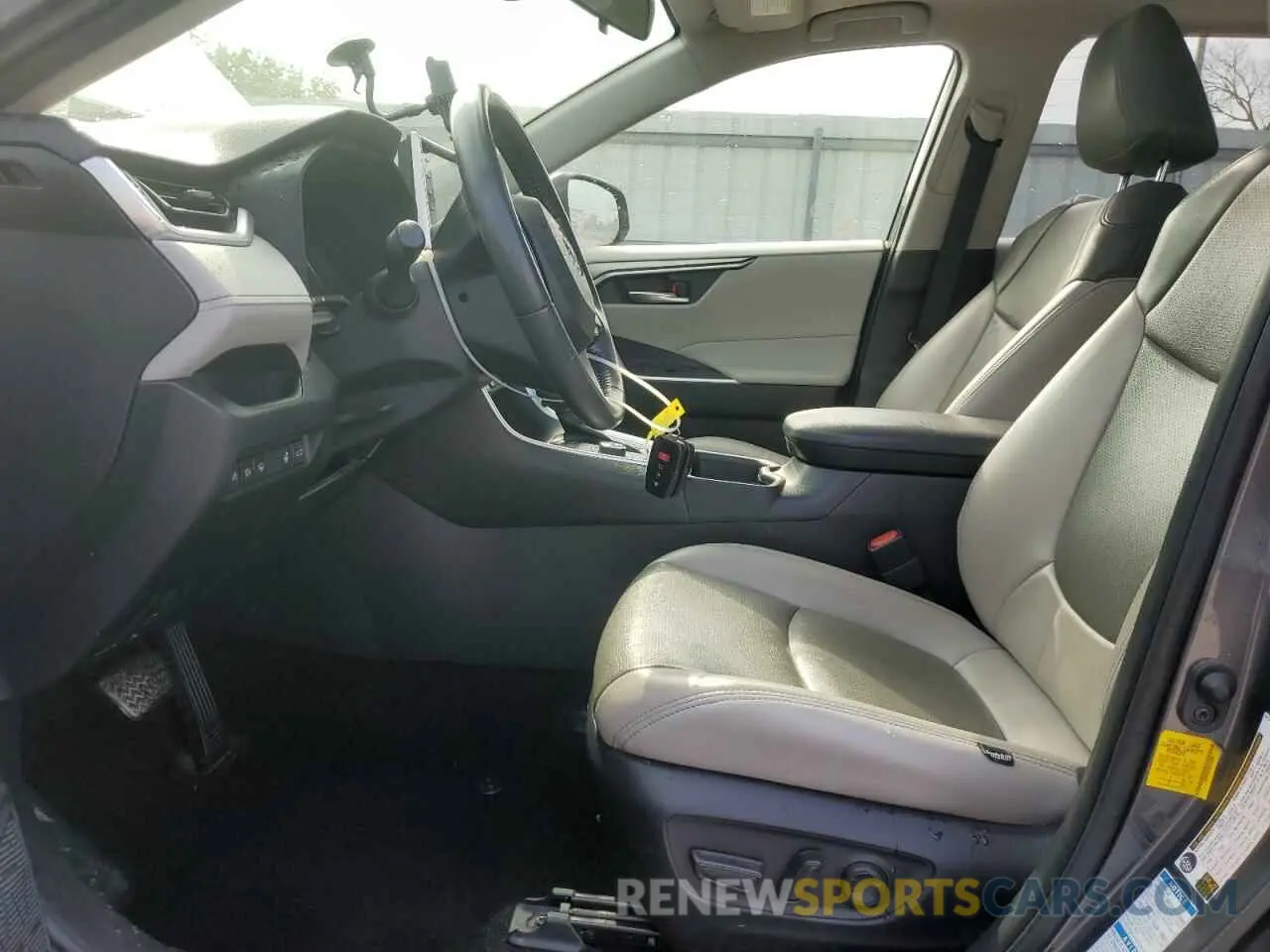 7 Фотография поврежденного автомобиля JTMRWRFV2KD030268 TOYOTA RAV4 2019