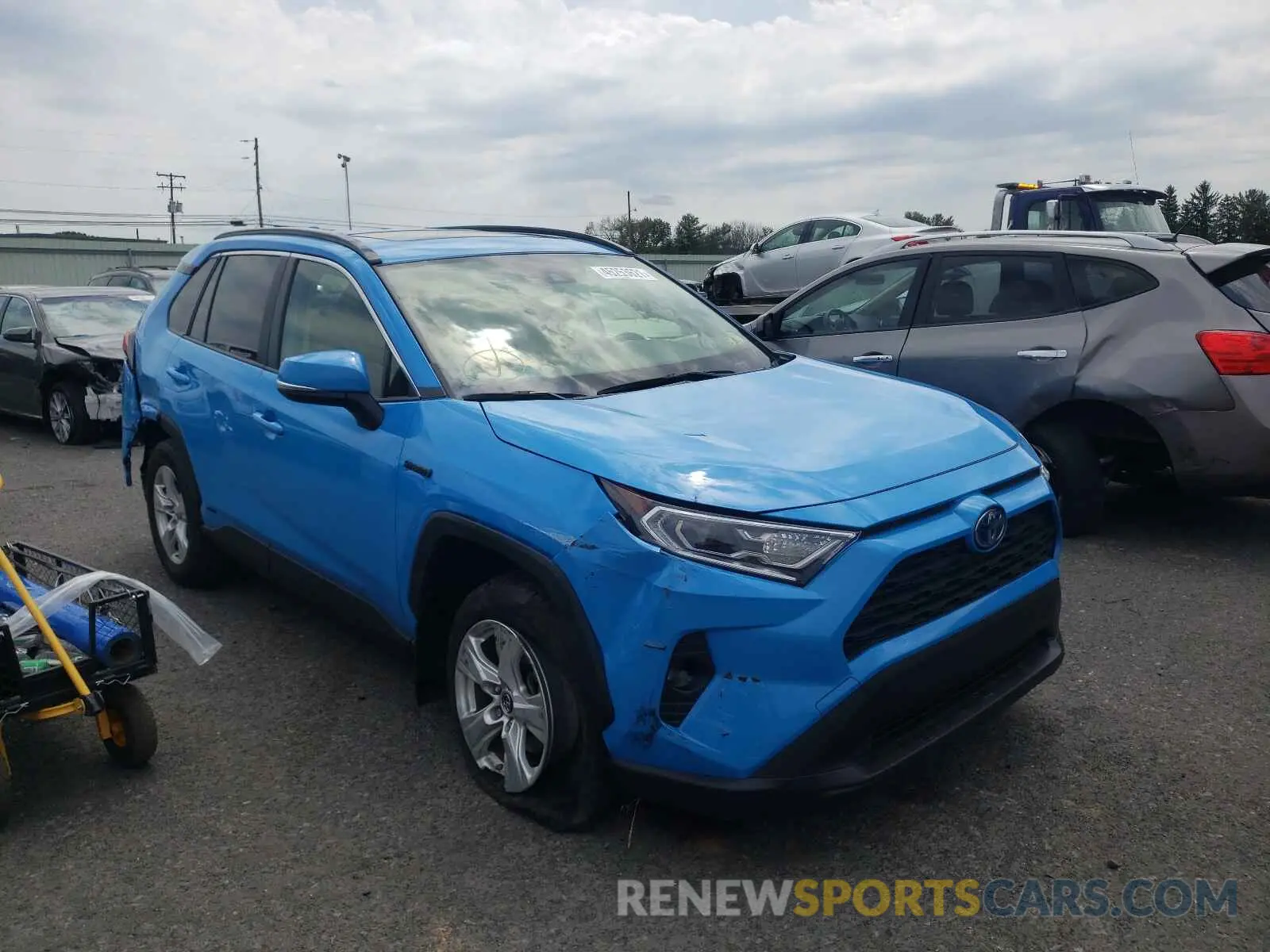 1 Photograph of a damaged car JTMRWRFV2KD033185 TOYOTA RAV4 2019