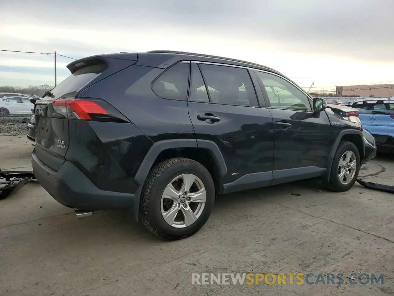 3 Фотография поврежденного автомобиля JTMRWRFV2KJ006411 TOYOTA RAV4 2019