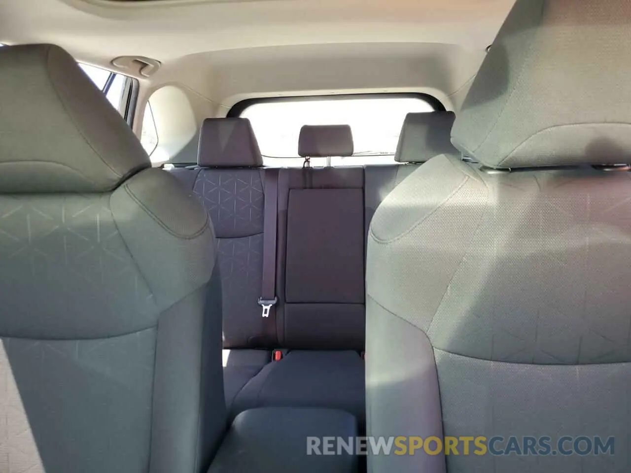 10 Photograph of a damaged car JTMRWRFV5KD503502 TOYOTA RAV4 2019