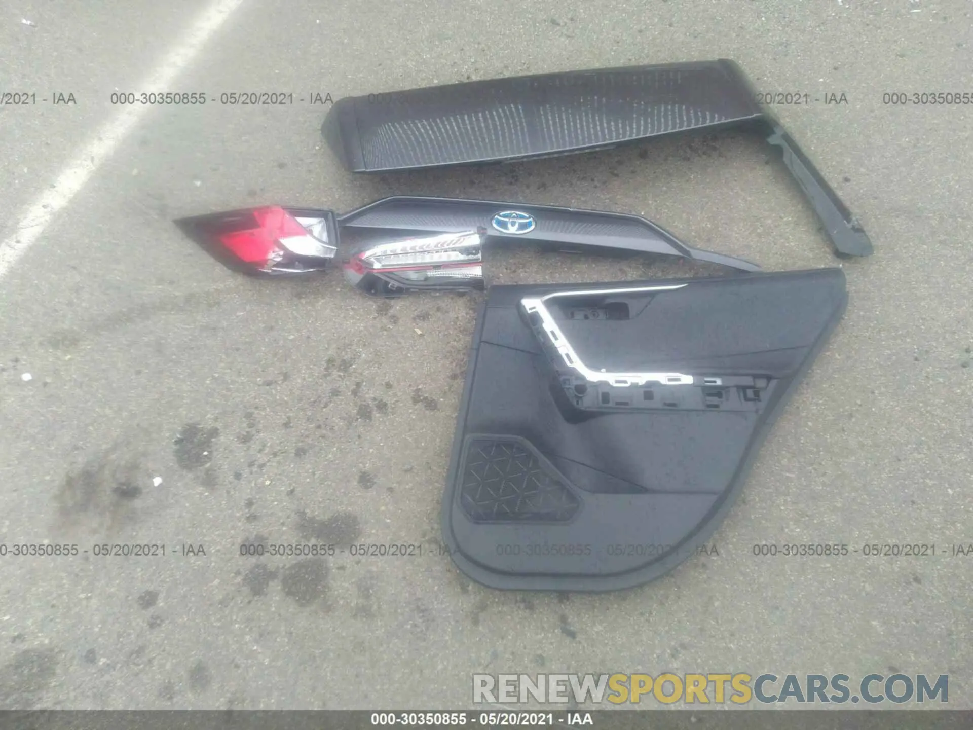 12 Photograph of a damaged car JTMRWRFV6KD017779 TOYOTA RAV4 2019
