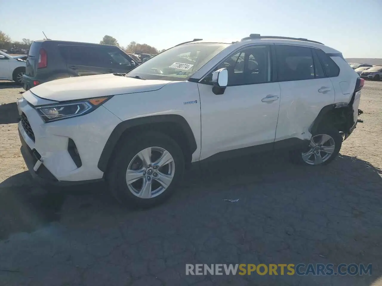 1 Photograph of a damaged car JTMRWRFV8KD011756 TOYOTA RAV4 2019
