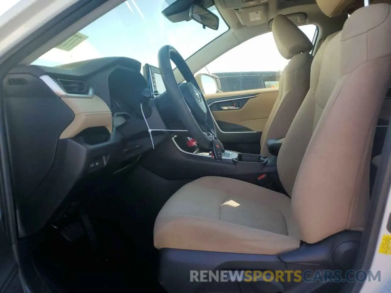 7 Photograph of a damaged car JTMRWRFV8KD011756 TOYOTA RAV4 2019