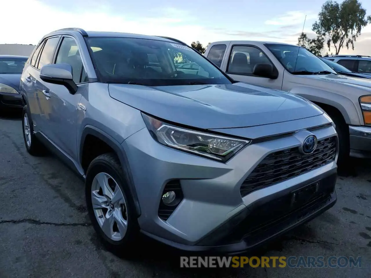 1 Photograph of a damaged car JTMRWRFV9KD503339 TOYOTA RAV4 2019