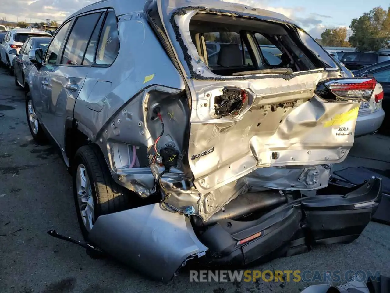3 Photograph of a damaged car JTMRWRFV9KD503339 TOYOTA RAV4 2019