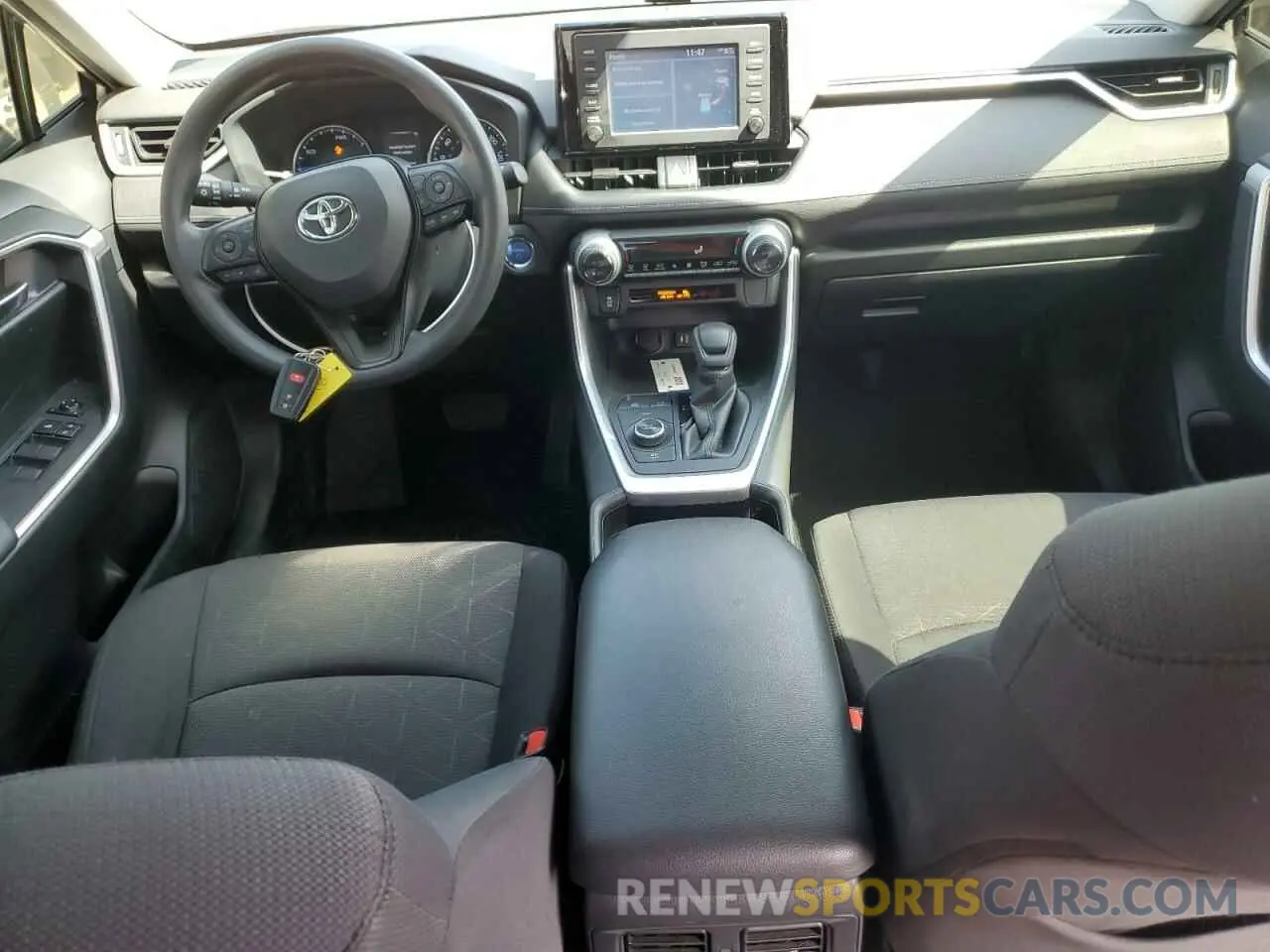 8 Photograph of a damaged car JTMRWRFVXKD010639 TOYOTA RAV4 2019