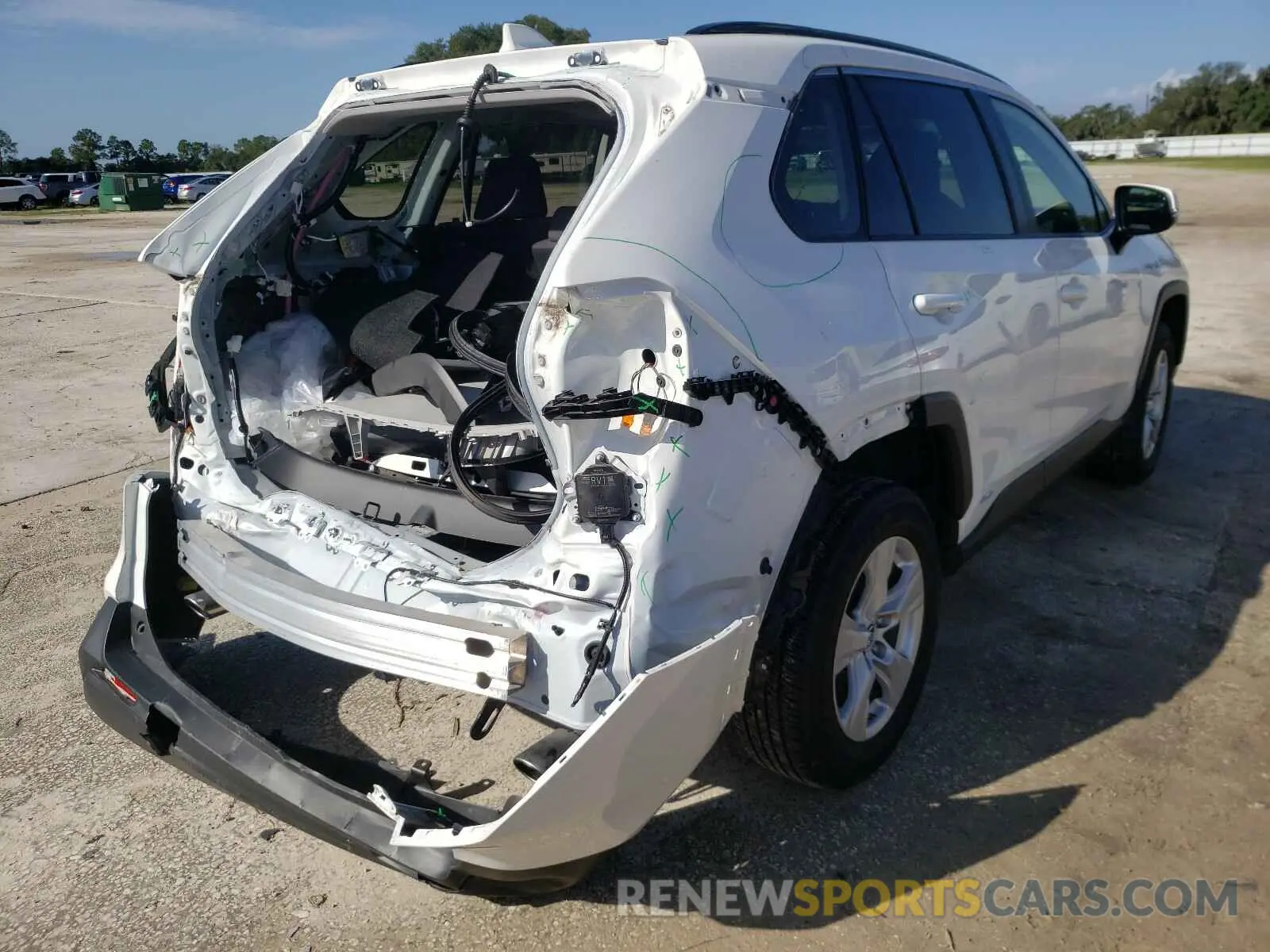 4 Photograph of a damaged car JTMRWRFVXKD026565 TOYOTA RAV4 2019