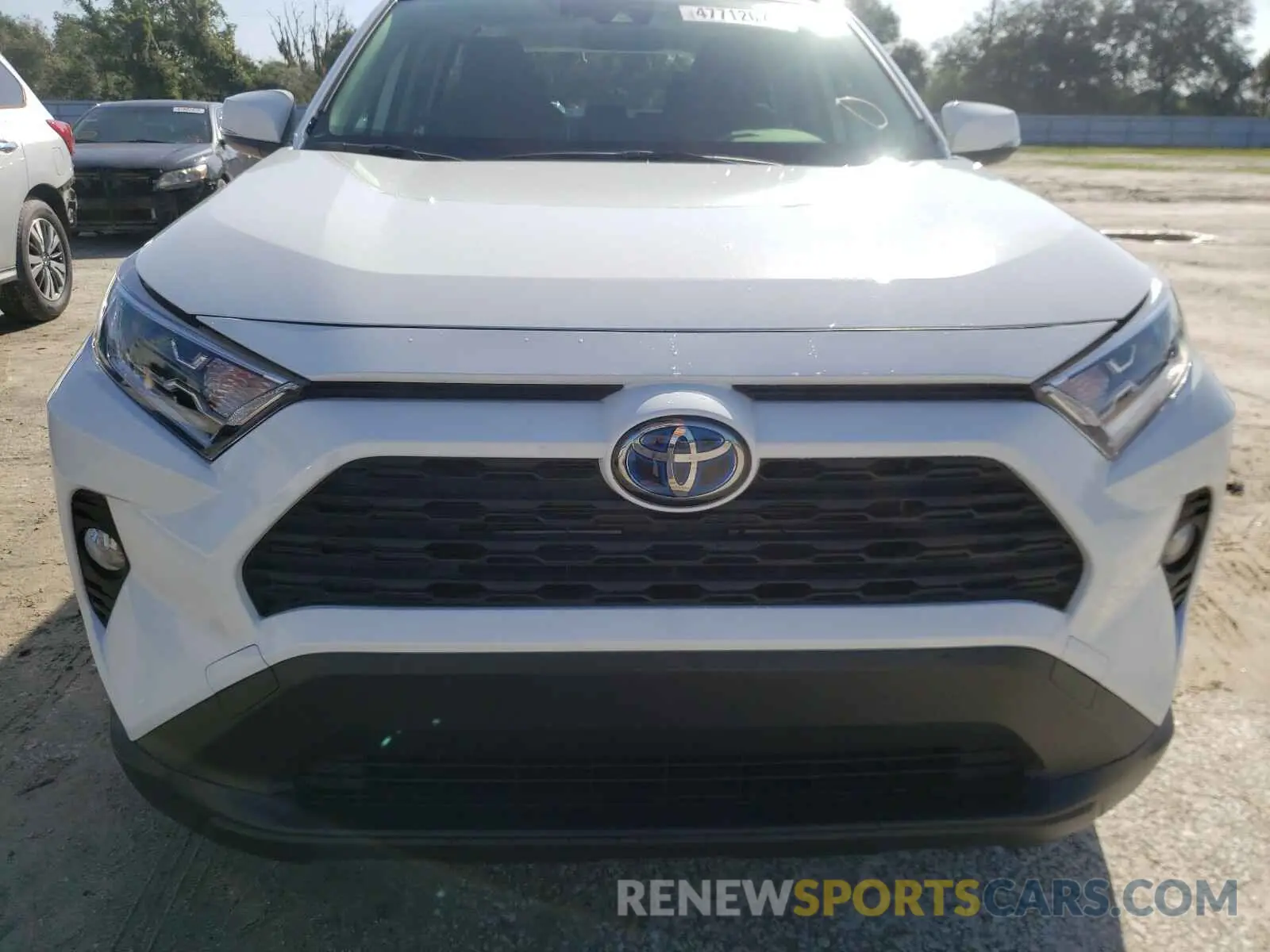 9 Photograph of a damaged car JTMRWRFVXKD026565 TOYOTA RAV4 2019
