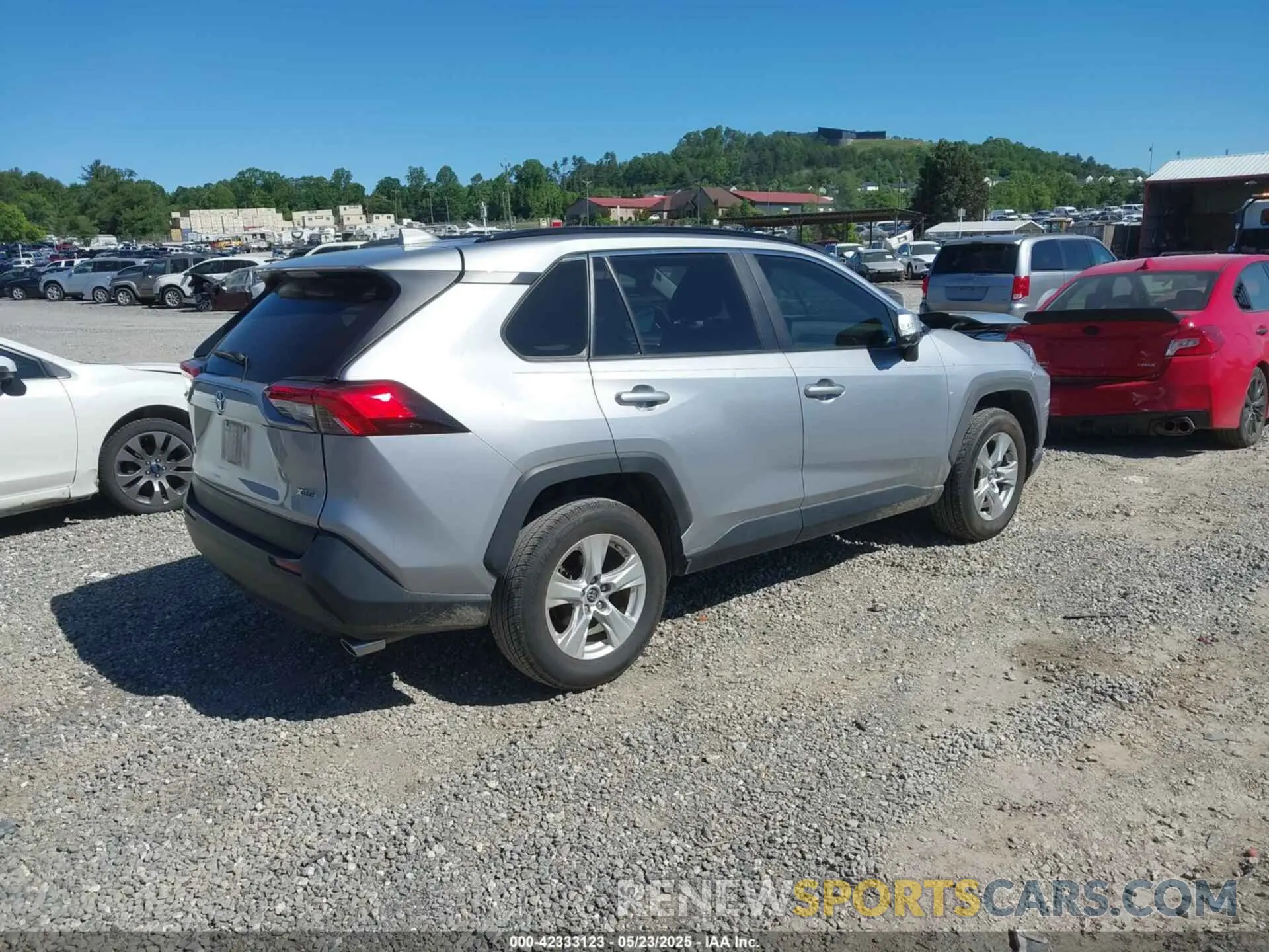 4 Photograph of a damaged car JTMW1RFV0KD008769 TOYOTA RAV4 2019