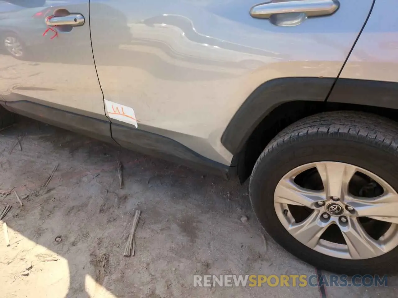 13 Photograph of a damaged car JTMW1RFV0KD013938 TOYOTA RAV4 2019