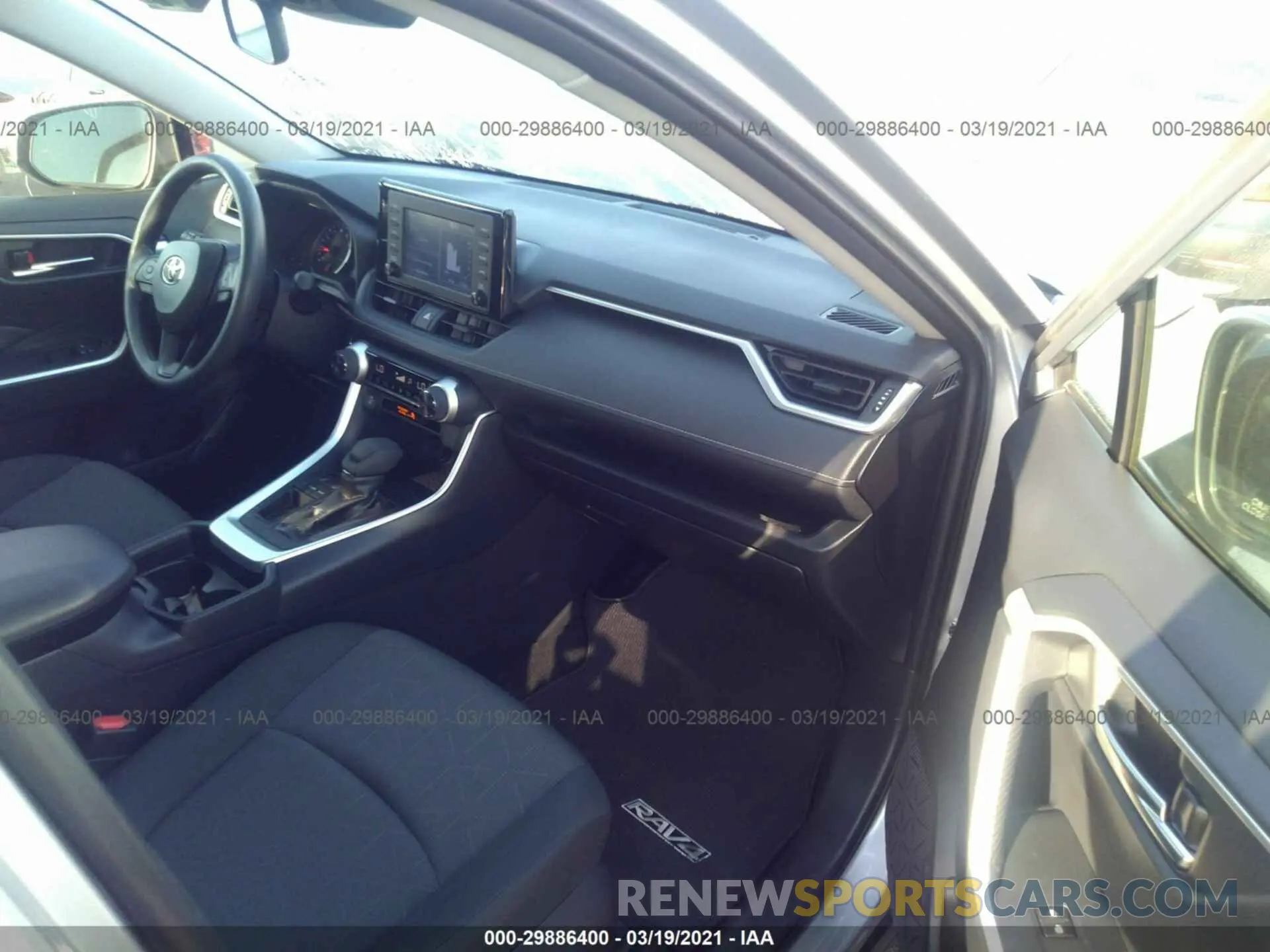 5 Photograph of a damaged car JTMW1RFV0KD029105 TOYOTA RAV4 2019