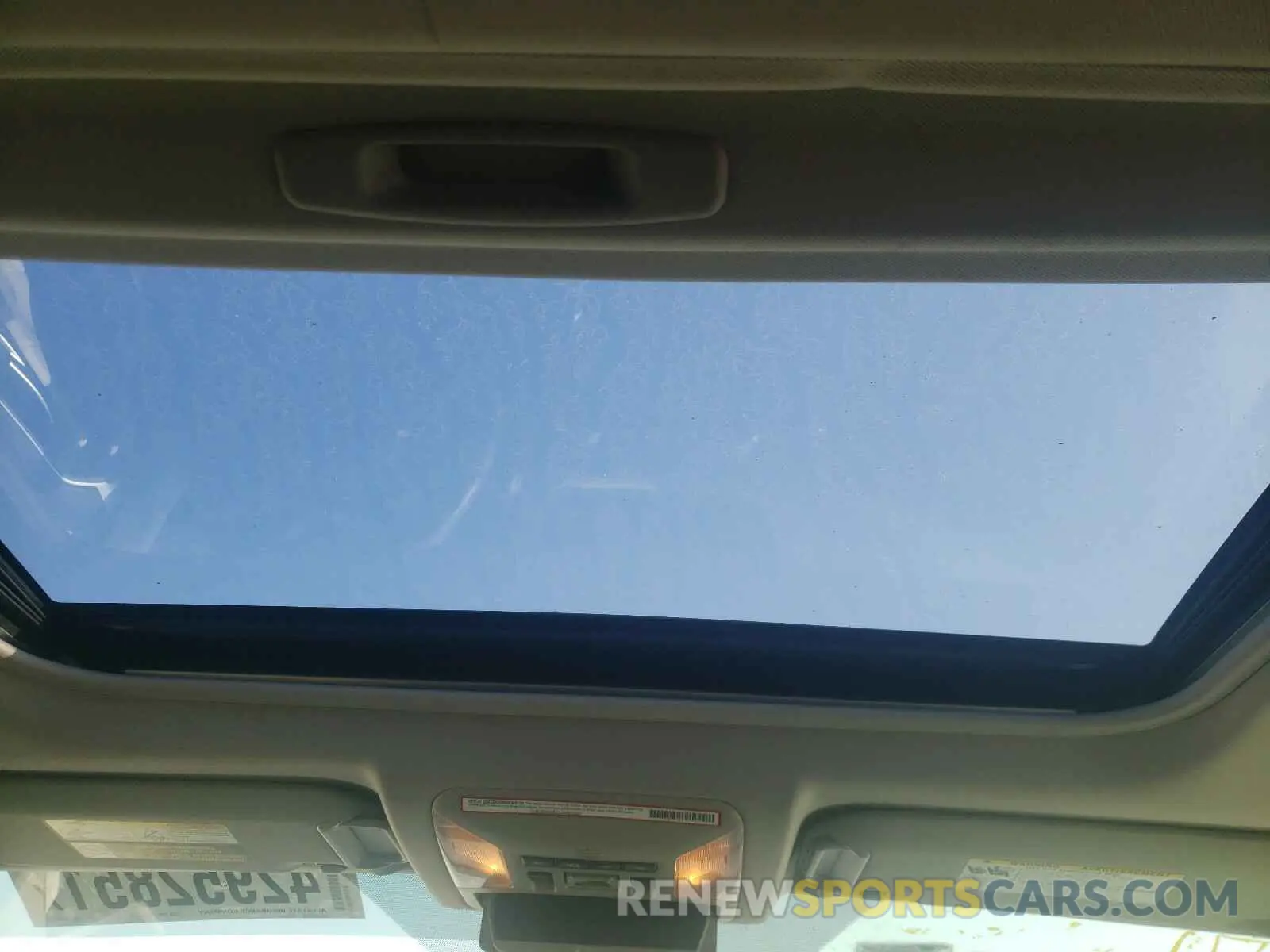 9 Photograph of a damaged car JTMW1RFV1KD030585 TOYOTA RAV4 2019