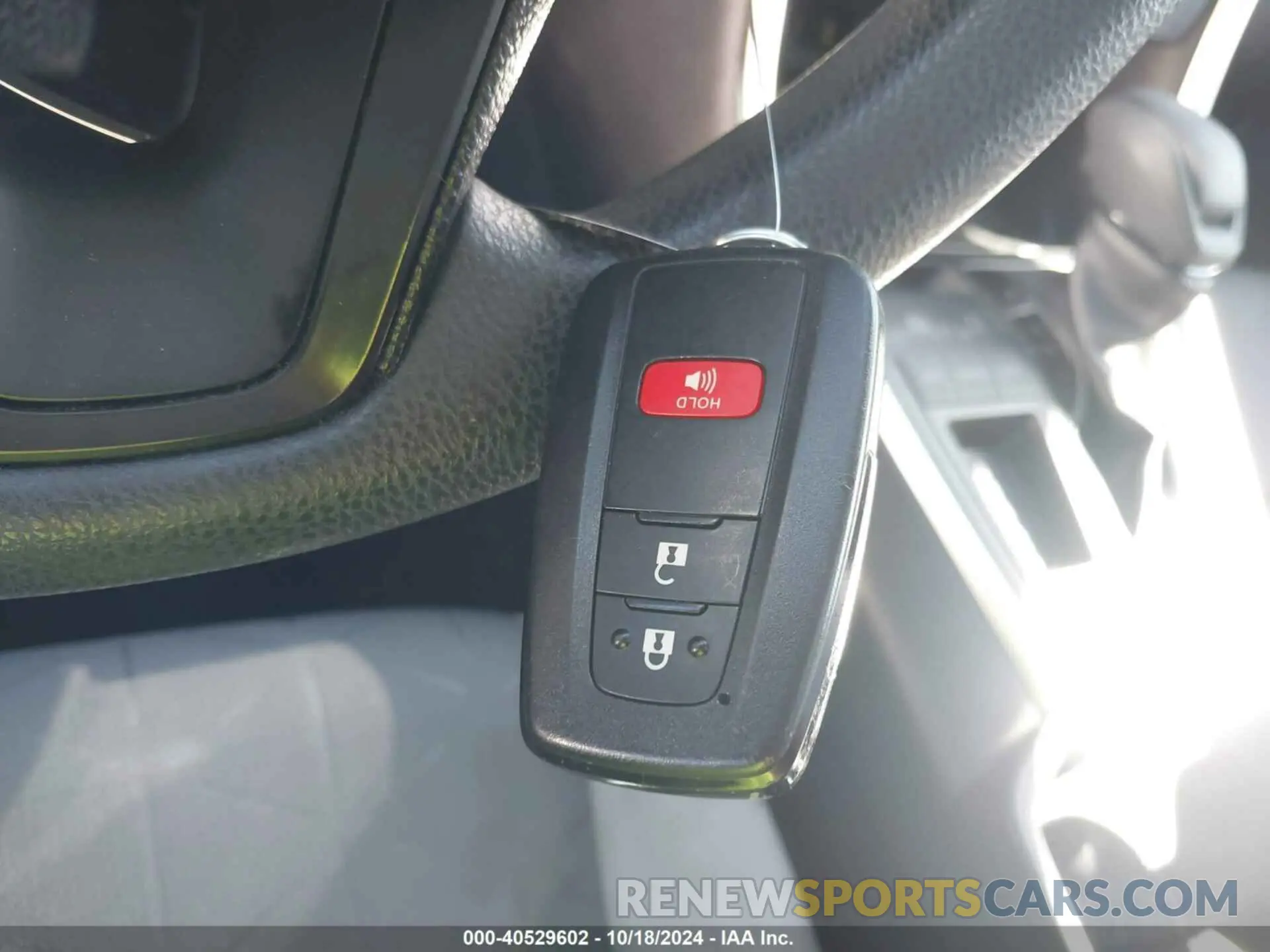 11 Фотография поврежденного автомобиля JTMW1RFV1KD042235 TOYOTA RAV4 2019