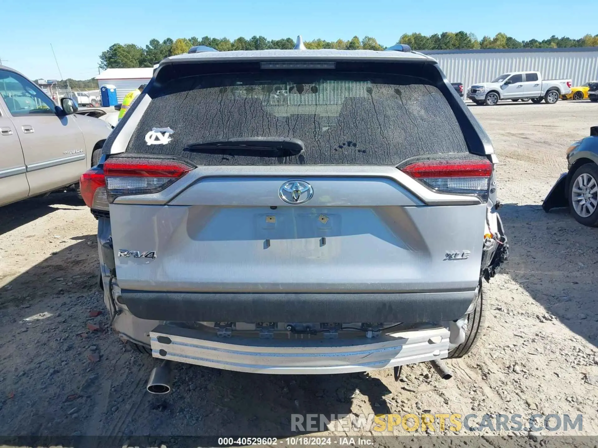 17 Фотография поврежденного автомобиля JTMW1RFV1KD042235 TOYOTA RAV4 2019