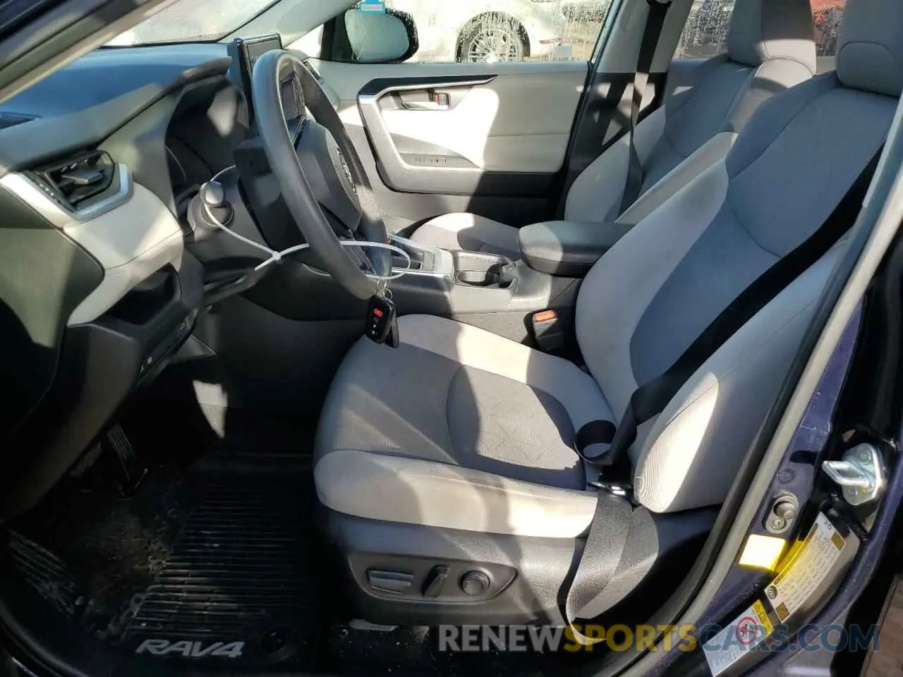 7 Фотография поврежденного автомобиля JTMW1RFV1KD509282 TOYOTA RAV4 2019