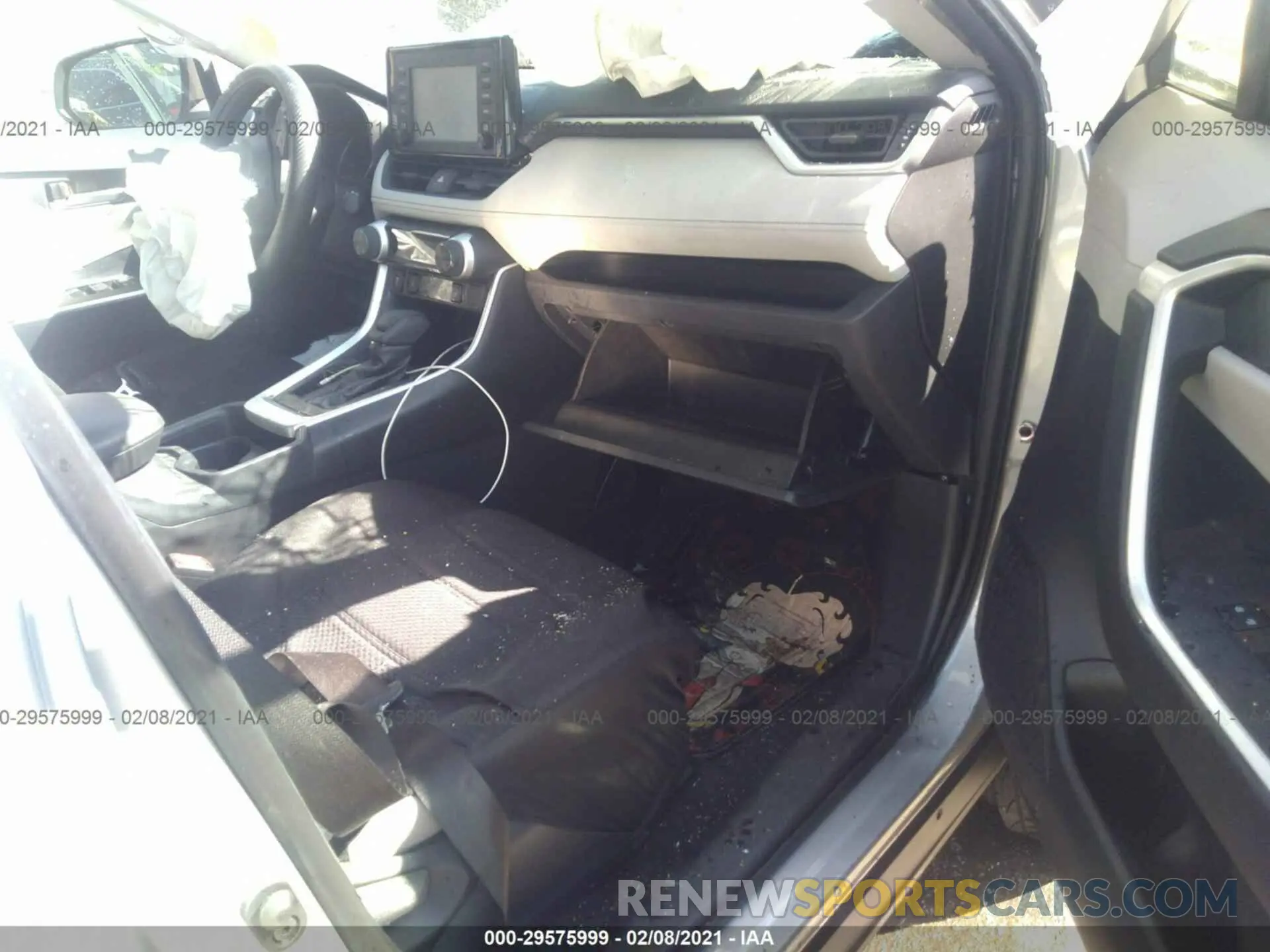 5 Photograph of a damaged car JTMW1RFV1KJ002979 TOYOTA RAV4 2019