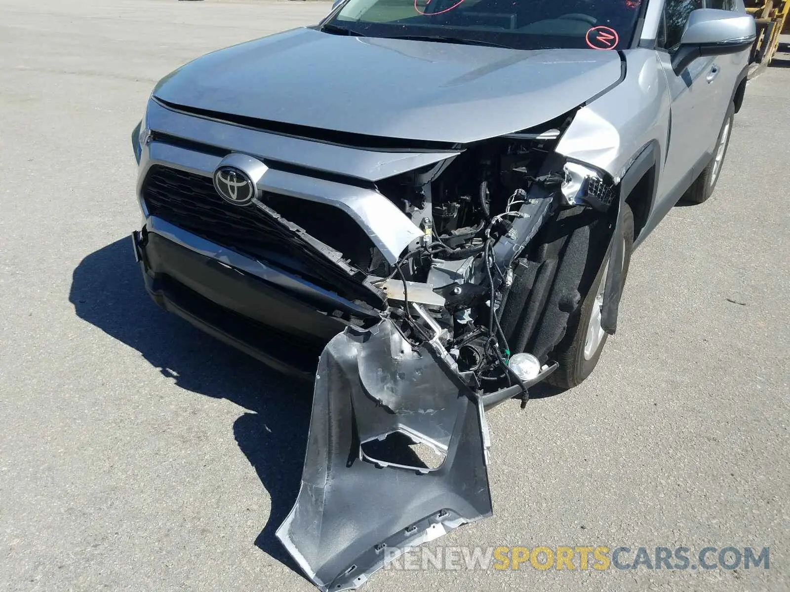 9 Photograph of a damaged car JTMW1RFV2KD005744 TOYOTA RAV4 2019