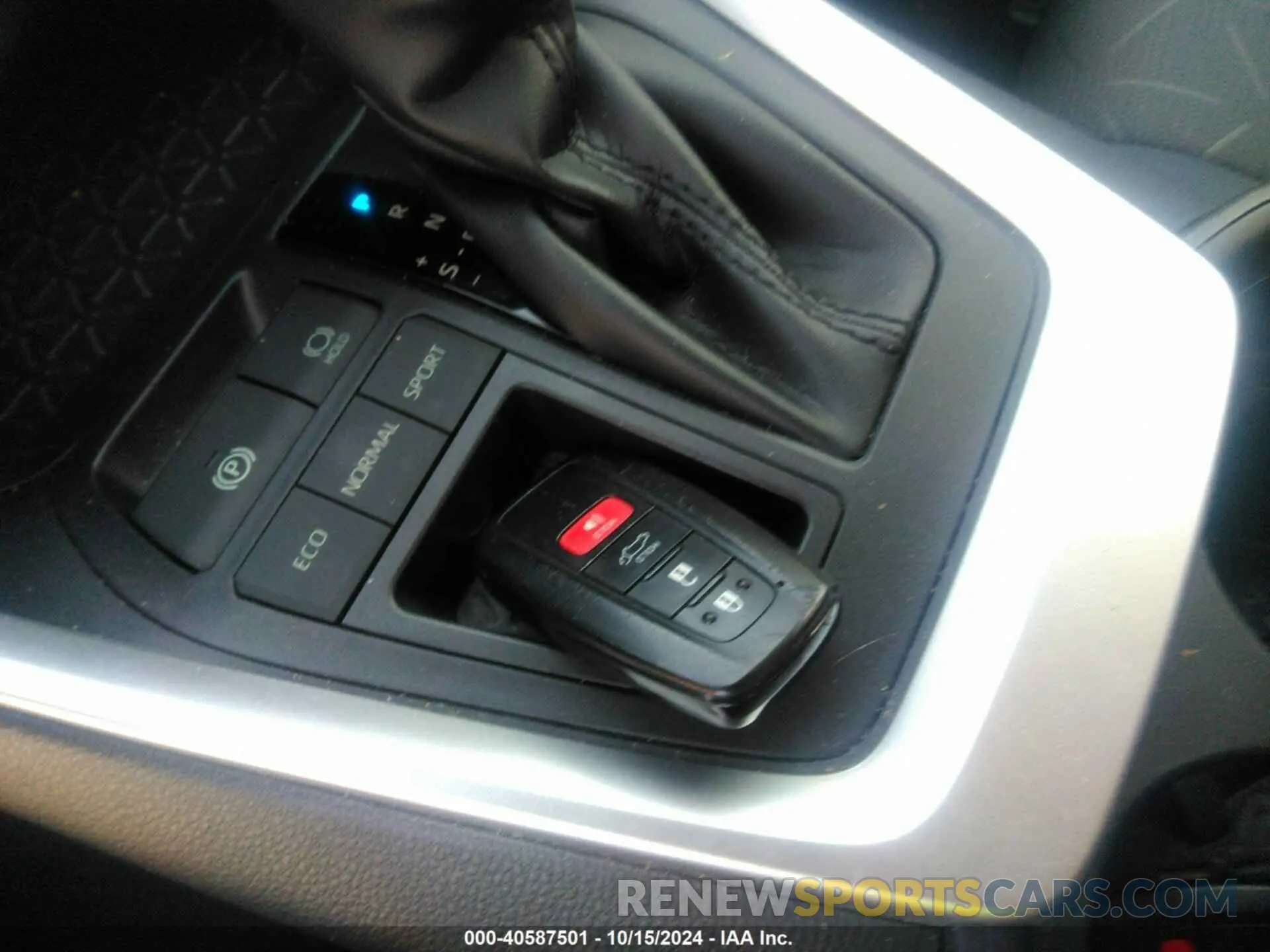 11 Фотография поврежденного автомобиля JTMW1RFV2KD016257 TOYOTA RAV4 2019