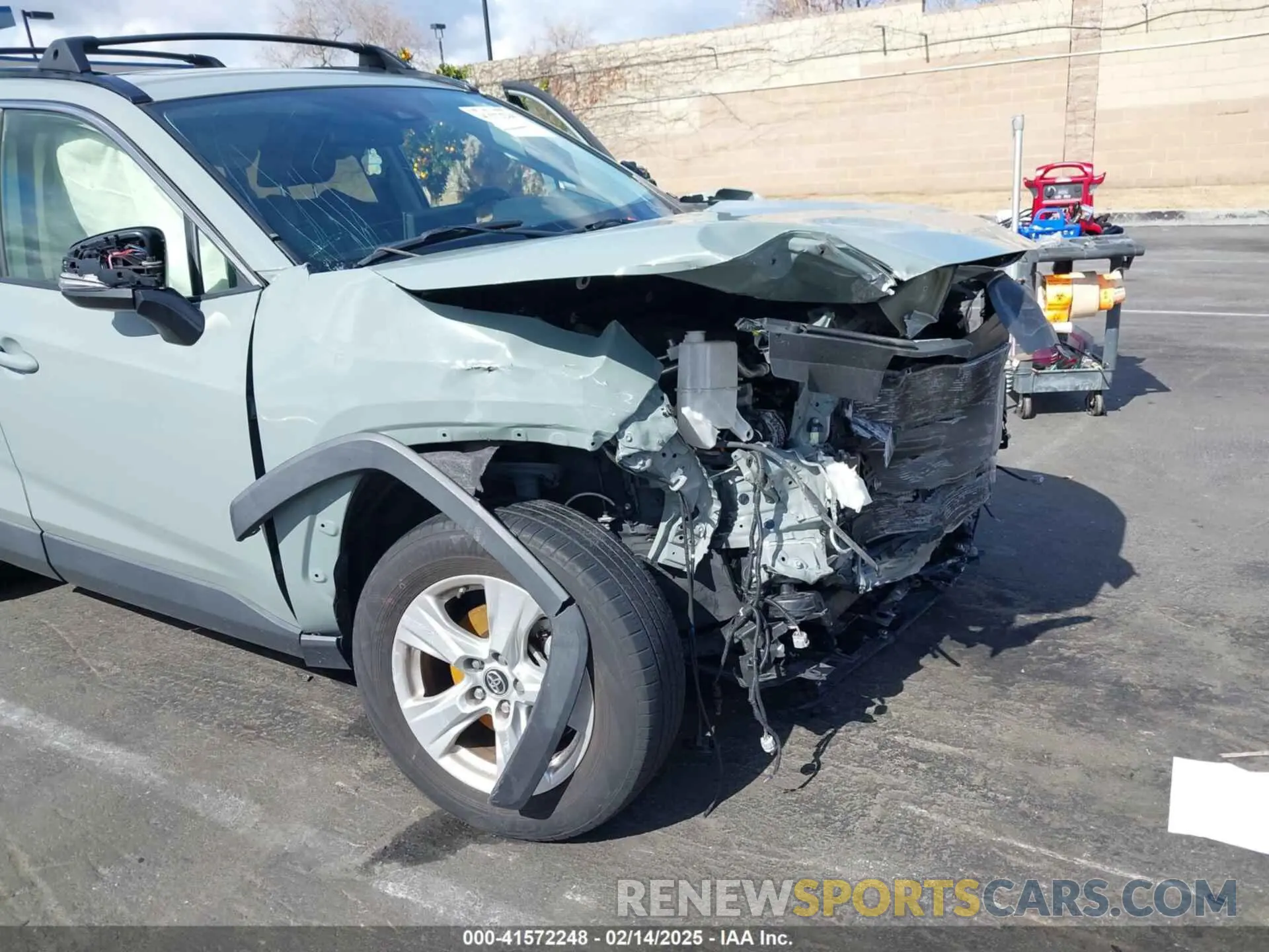12 Фотография поврежденного автомобиля JTMW1RFV2KD027064 TOYOTA RAV4 2019